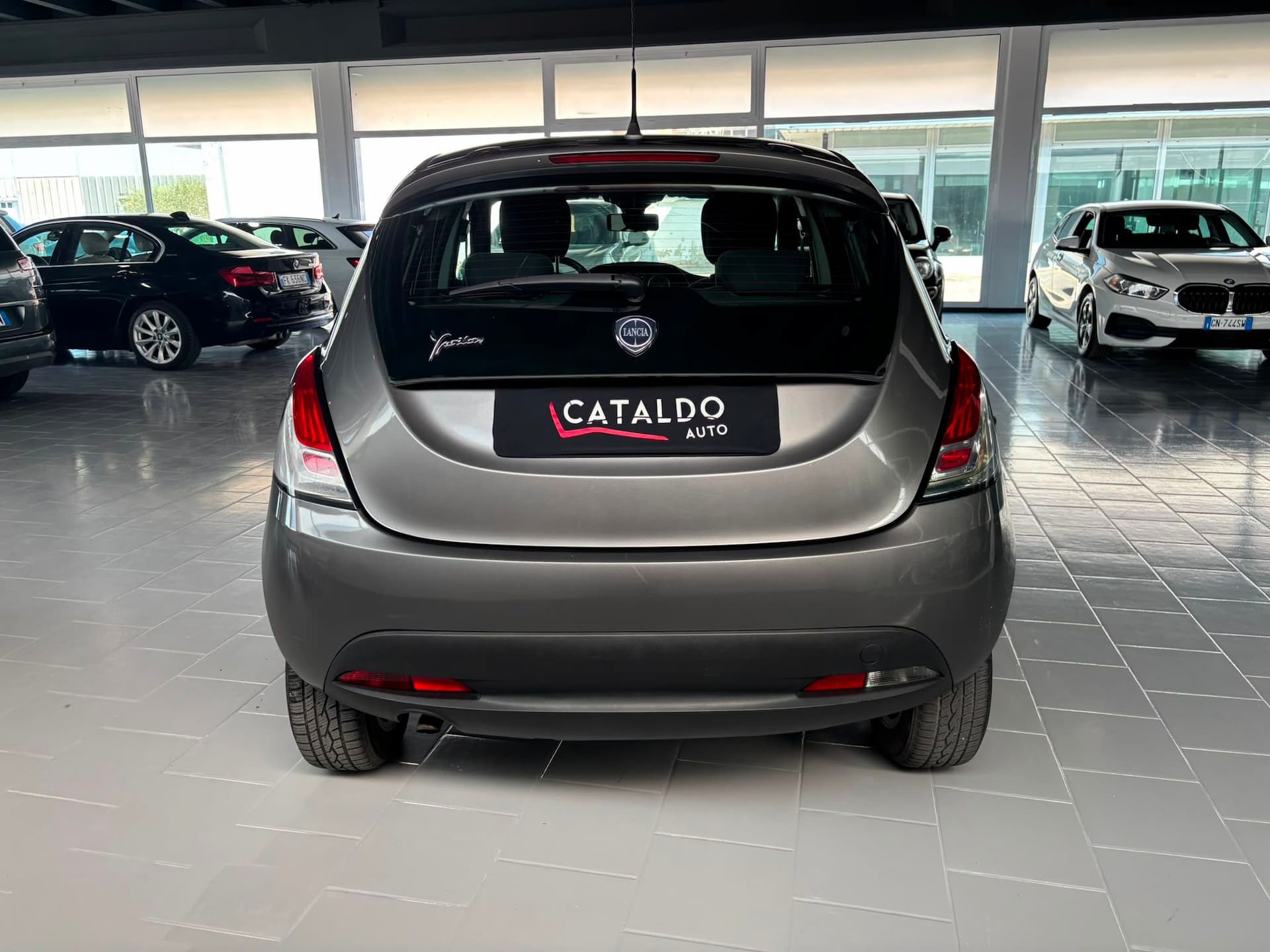 Lancia Ypsilon III 2011 0.9 t.air Gold ecochic metano 80cv  - Miniatura 4