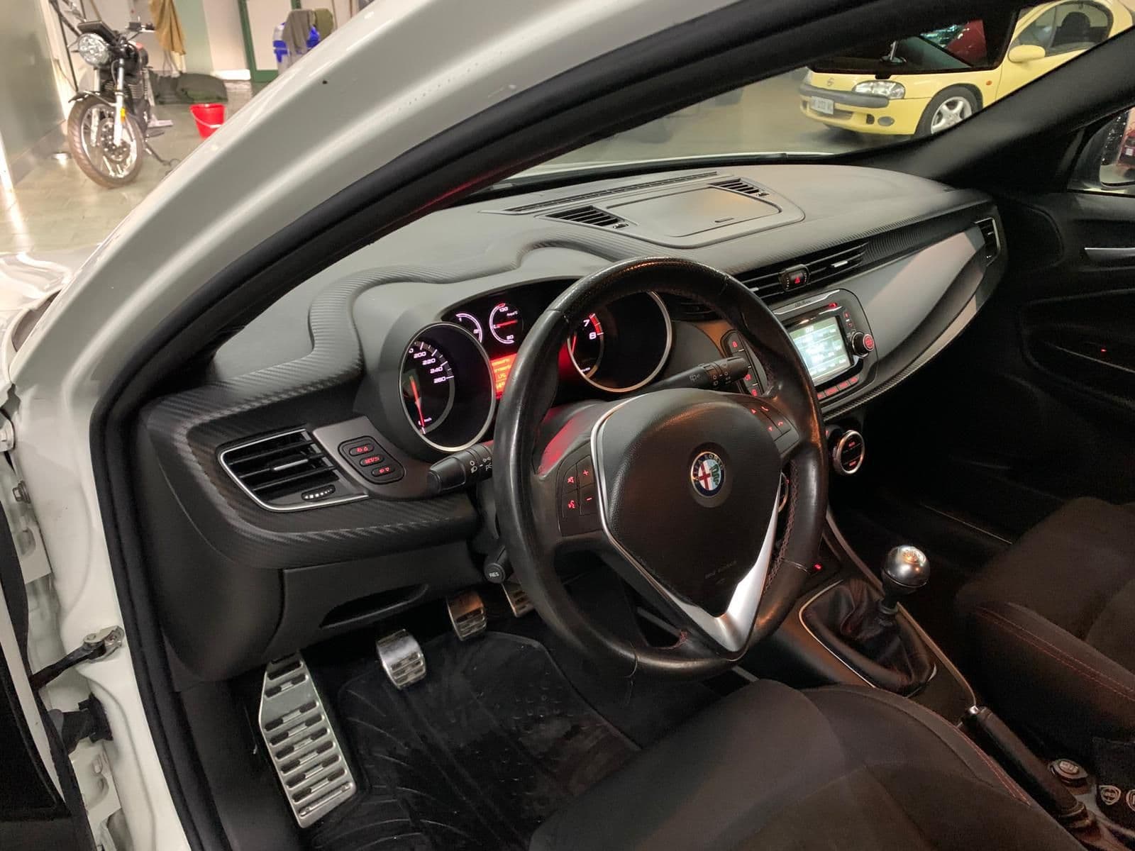Alfa Romeo Giulietta 1.4 Turbo 120 CV GPL Sprint - Miniatura 11