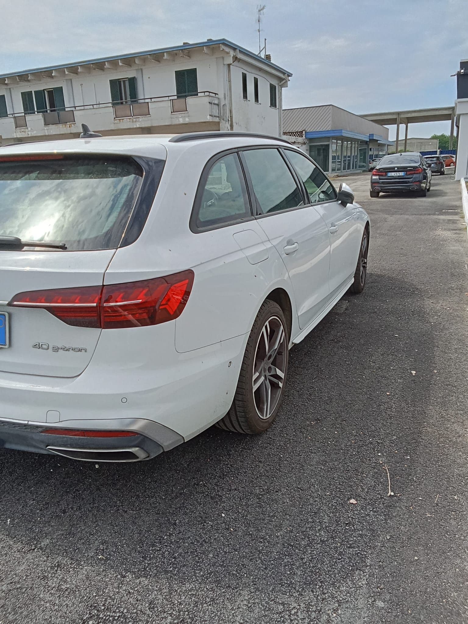 Audi A4  Avant 40 2.0 g-tron S Line edition 170cv s-tronic - Miniatura 5