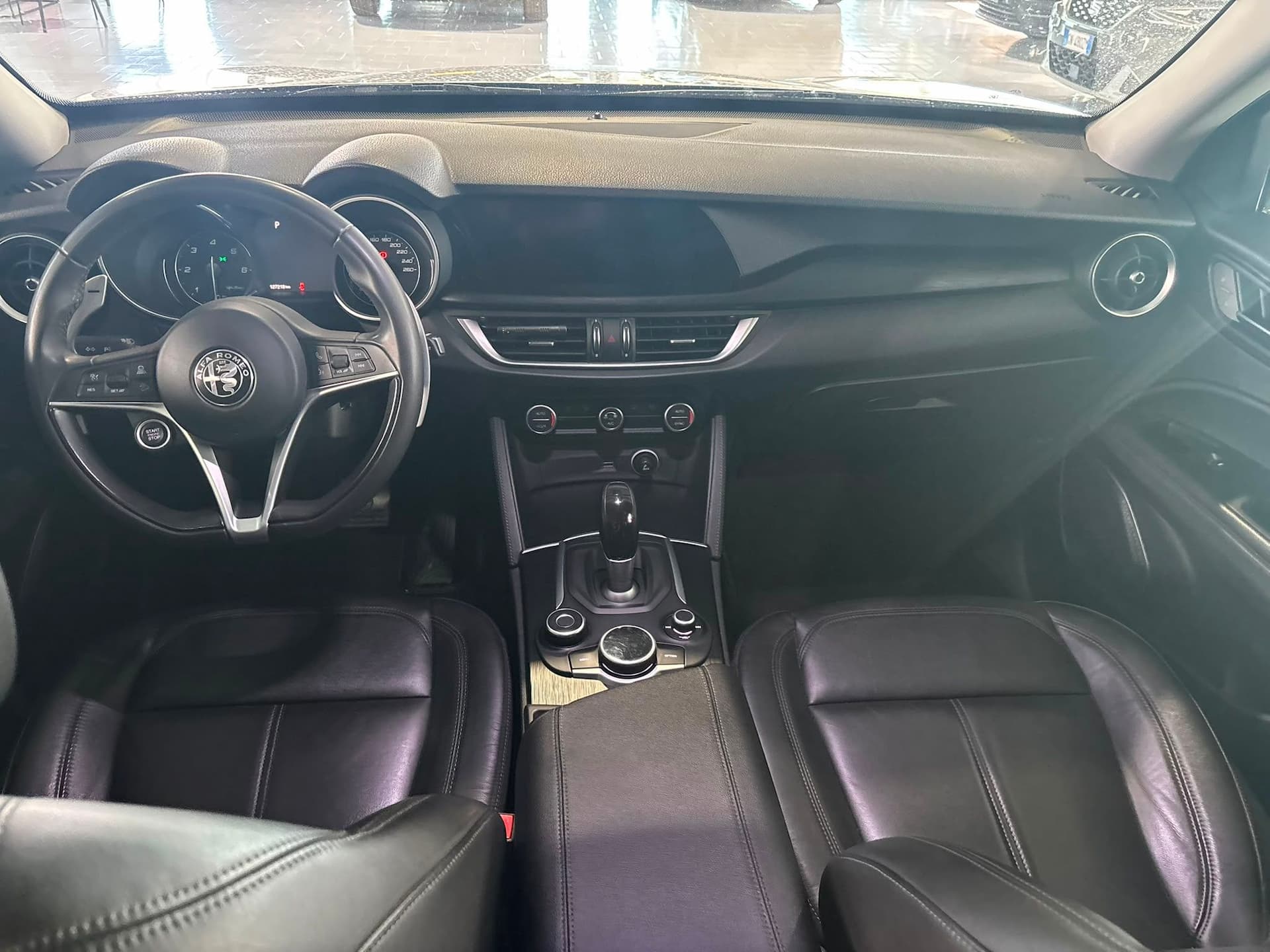 Alfa Romeo Stelvio 2.2 t Executive Q4 210cv auto my19 - Miniatura 11