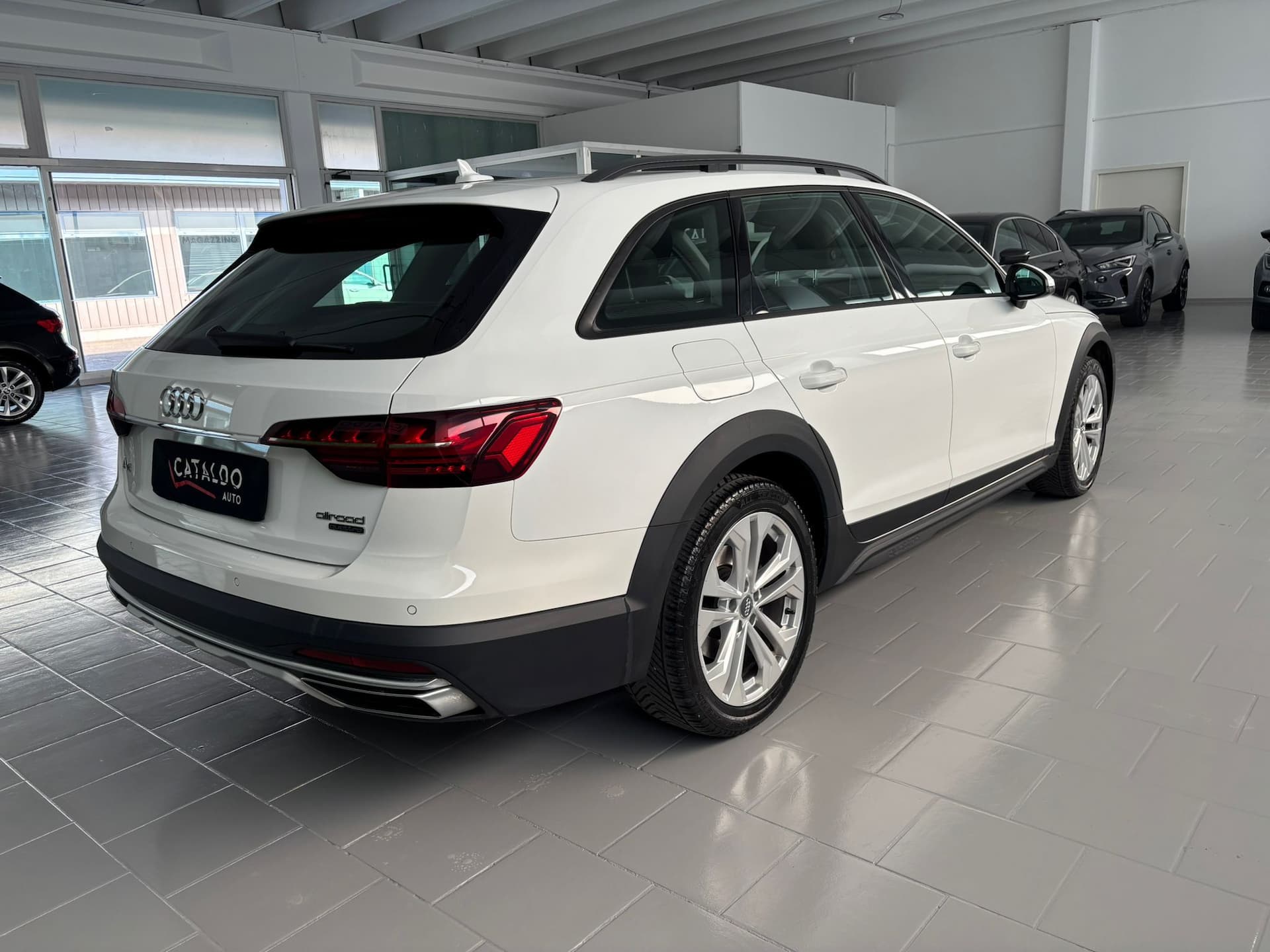 Audi A4 2019 Allroad Quattro 40 2.0 tdi Identity Contrast quattro 190cv s tronic - Miniatura 5
