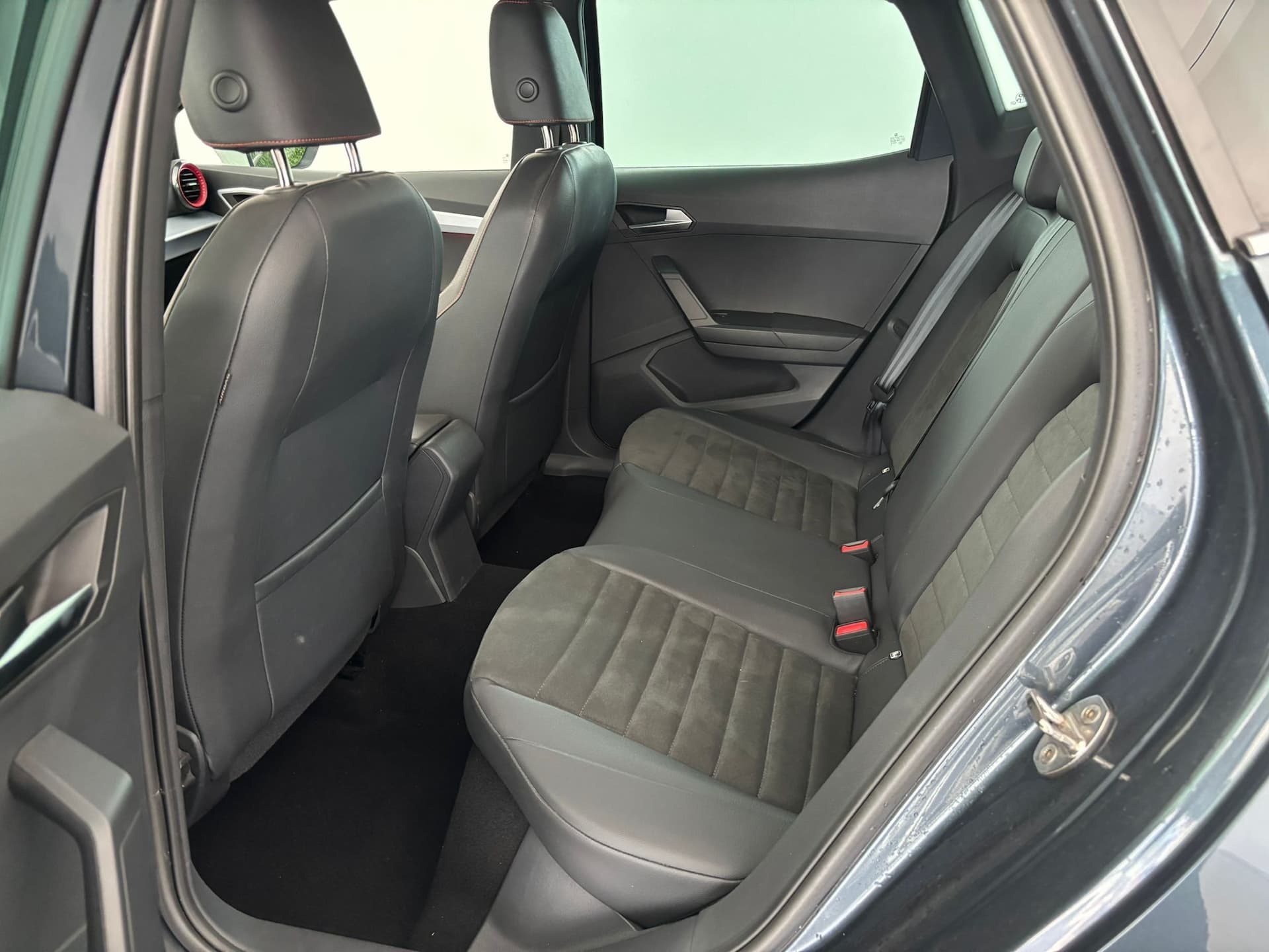 SEAT Arona 2022 1.0 ecotsi FR 110cv - Miniatura 17