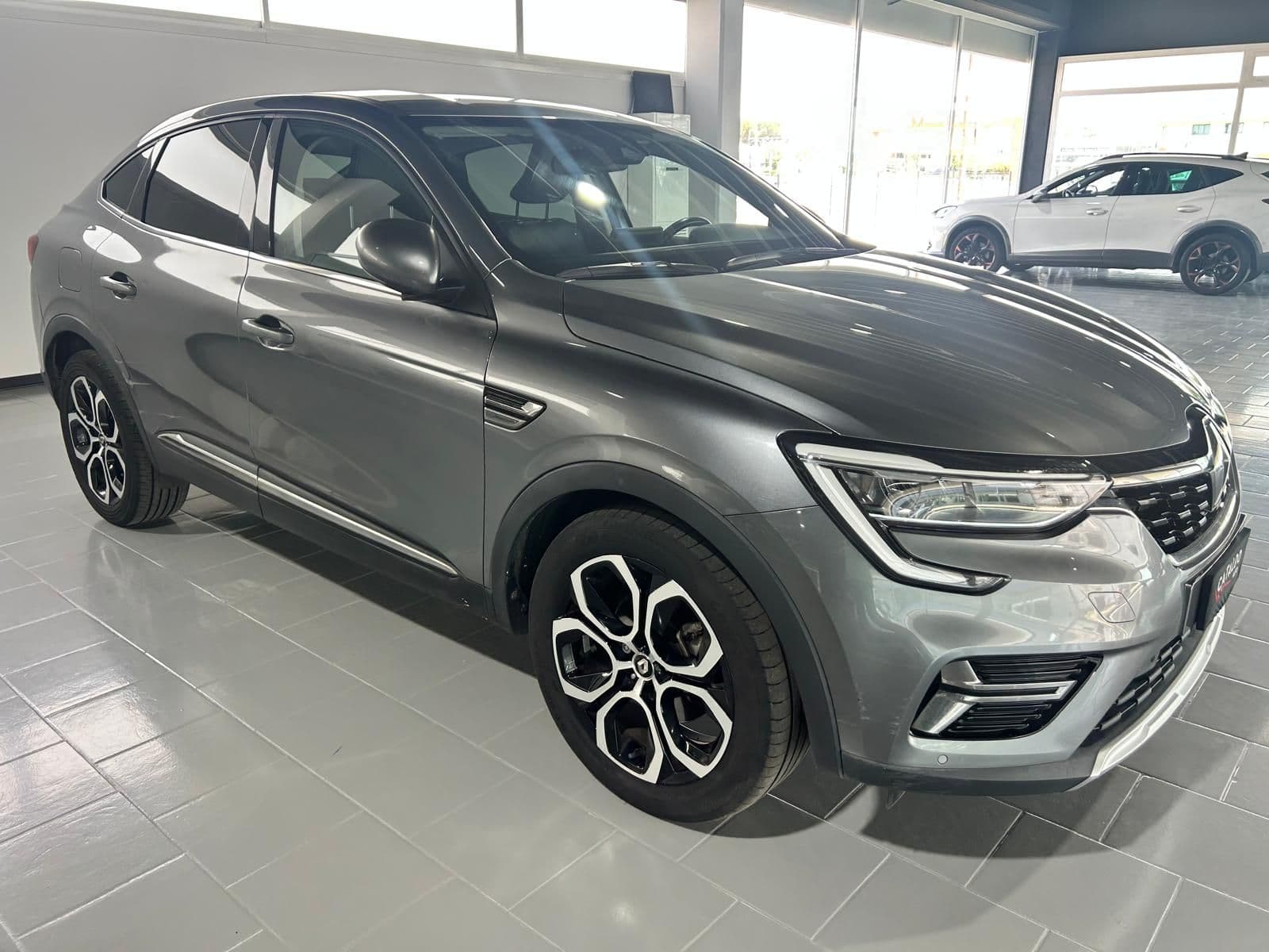 Renault Arkana 2021 1.6 E-Tech full hybrid Intens 145cv - Miniatura 6