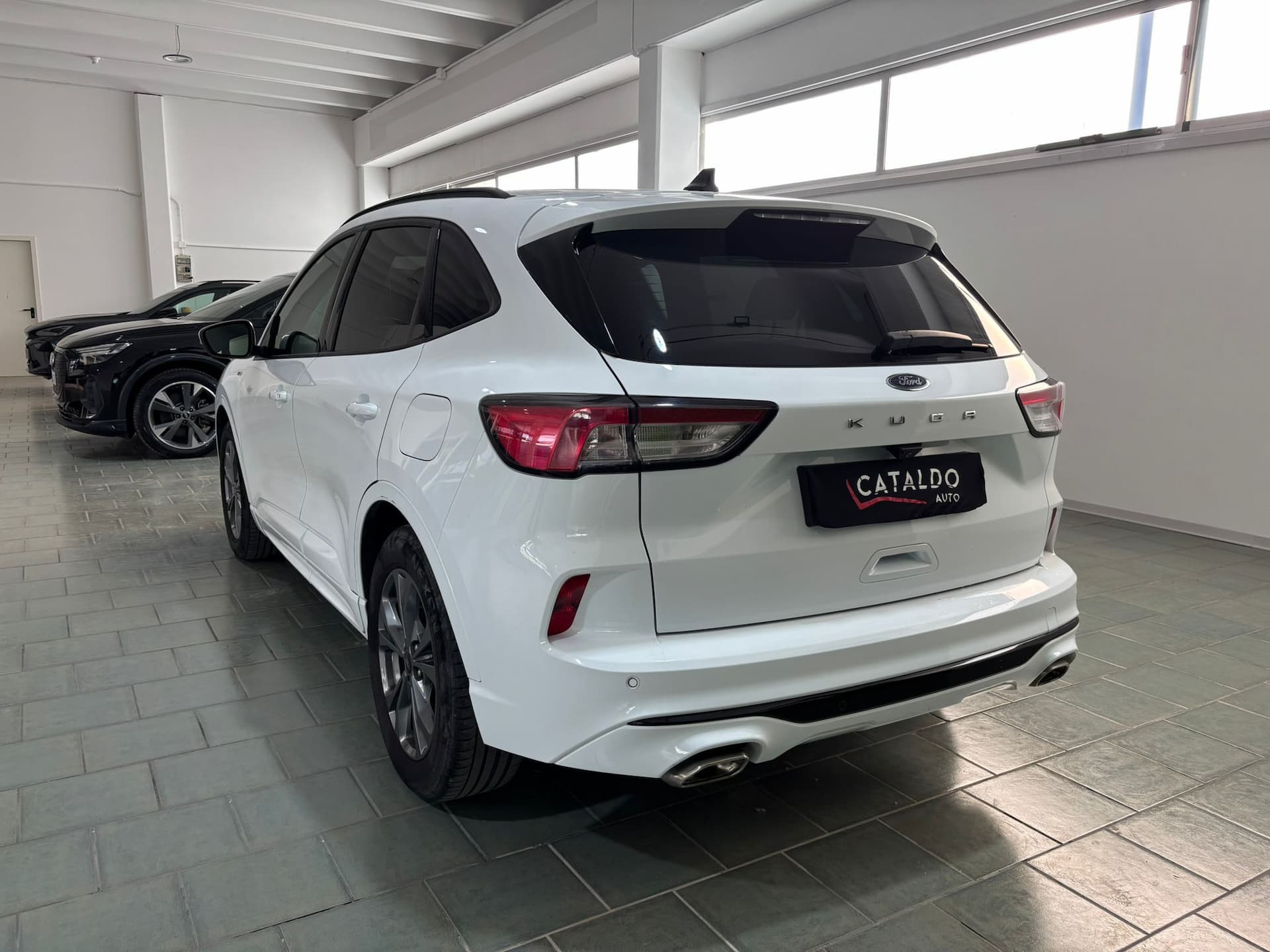Ford Kuga III 2020 1.5 ecoblue ST-Line 2wd 120cv - Miniatura 3