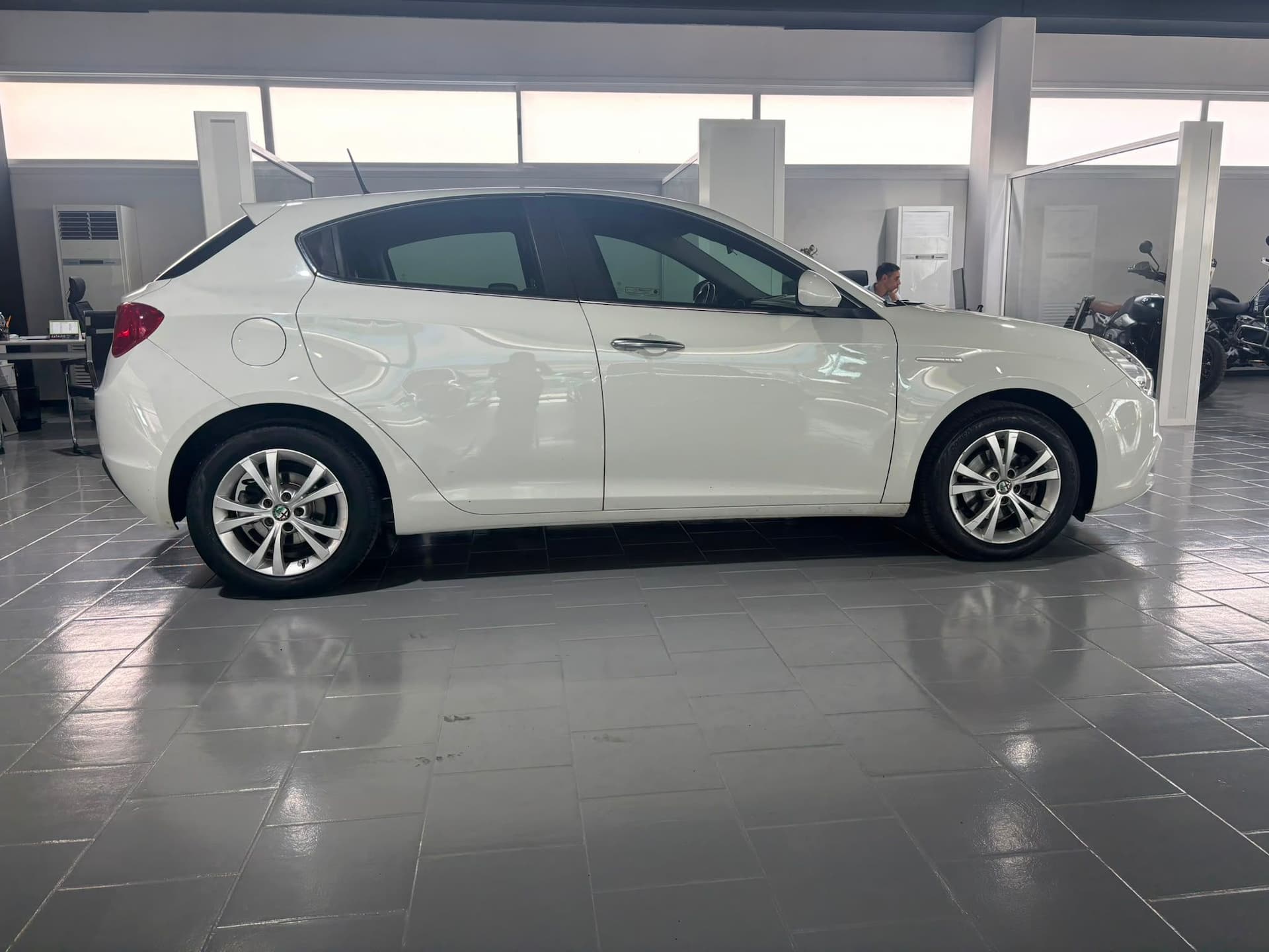 Alfa Romeo Giulietta III 2010 1.6 jtdm(2) Progression c/CL - Miniatura 6