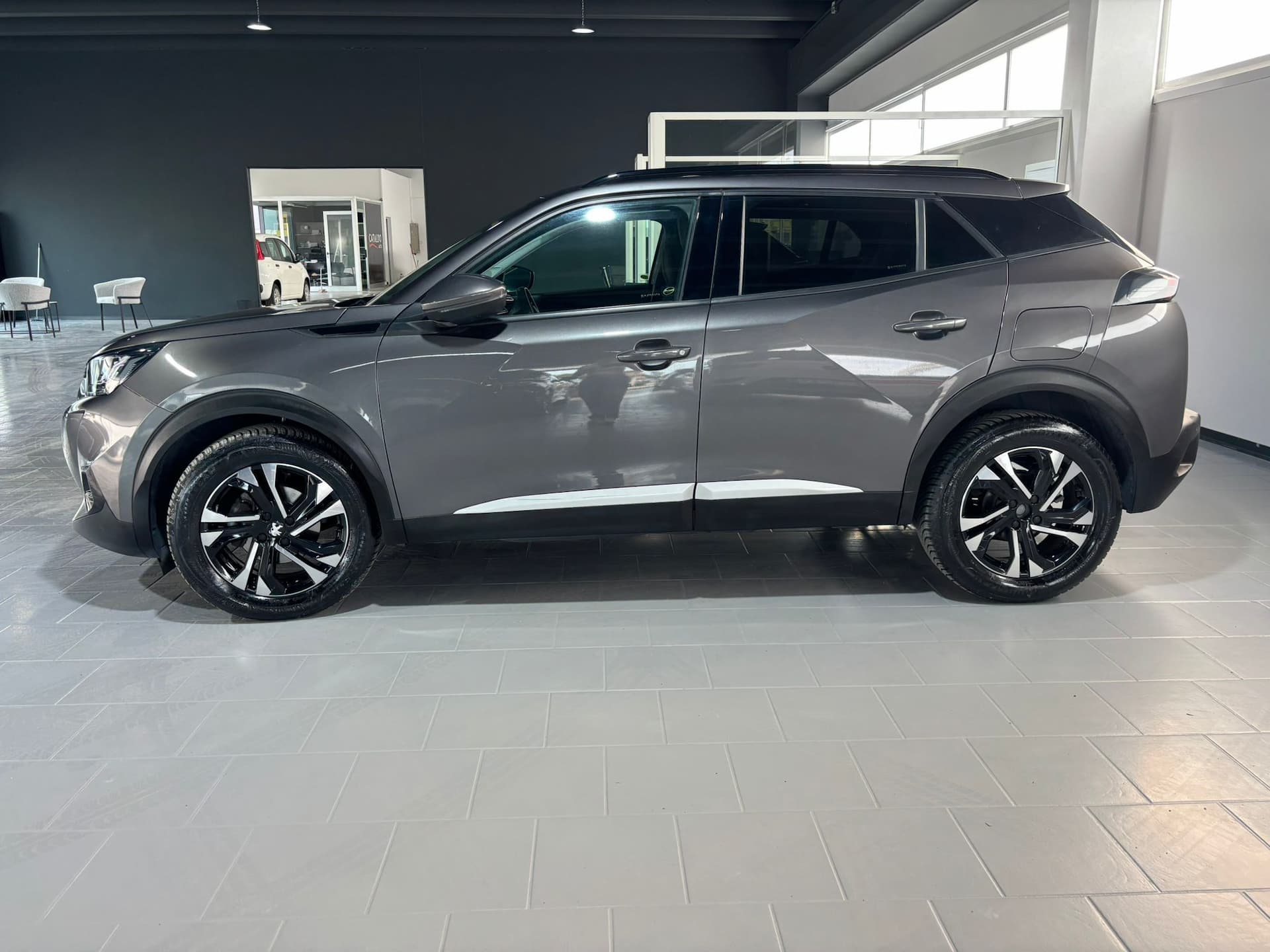 Peugeot 2008 II 2020 1.2 puretech Allure Pack  - Miniatura 2