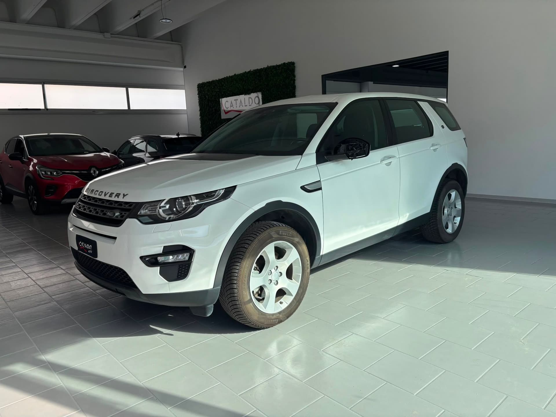 Land Rover Discovery Sport I 2015 2.0 ed4 Pure 2wd 150cv - Miniatura 1