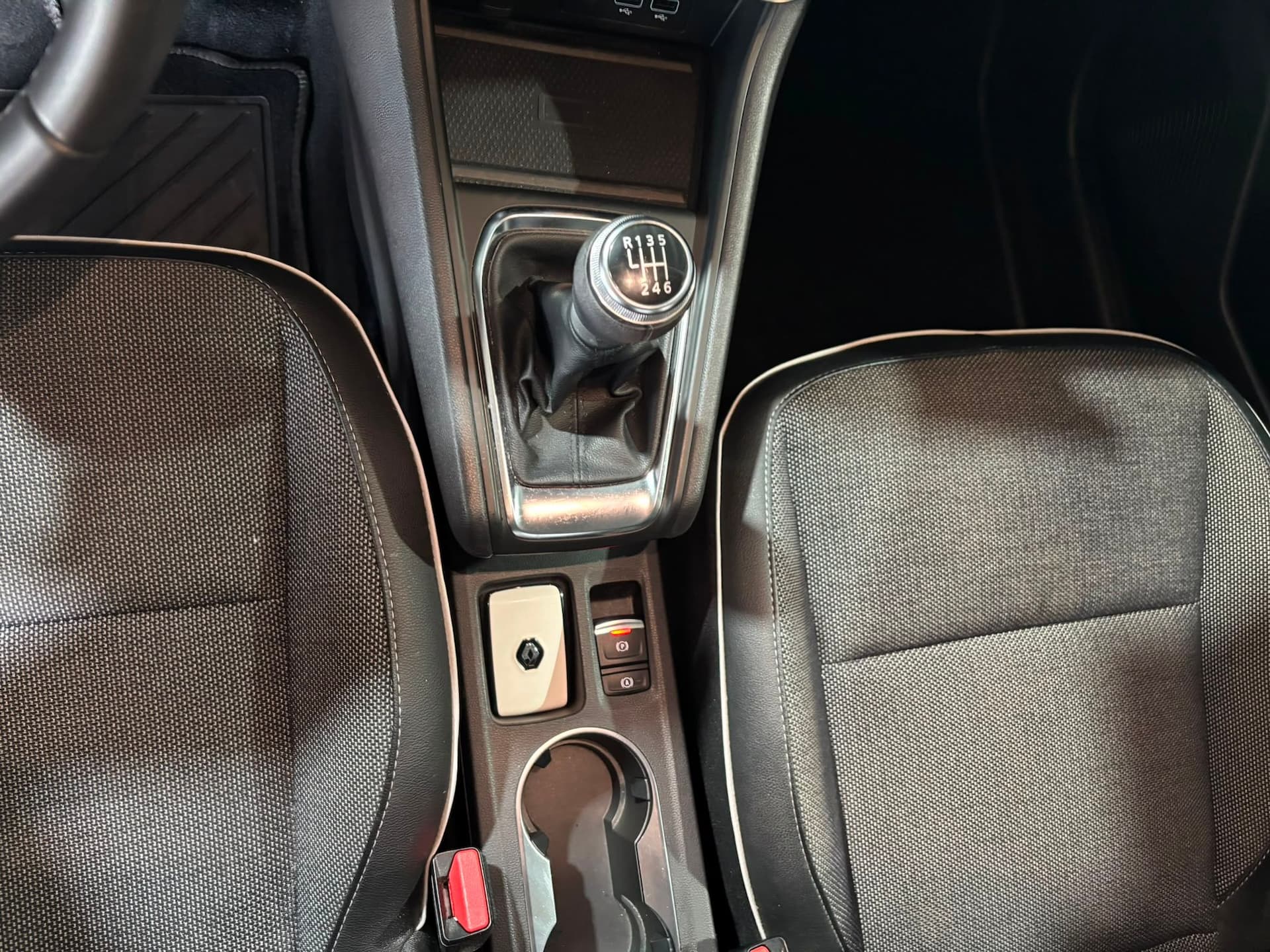 Renault Captur II 2019 1.0 tce Techno 90cv - Miniatura 15