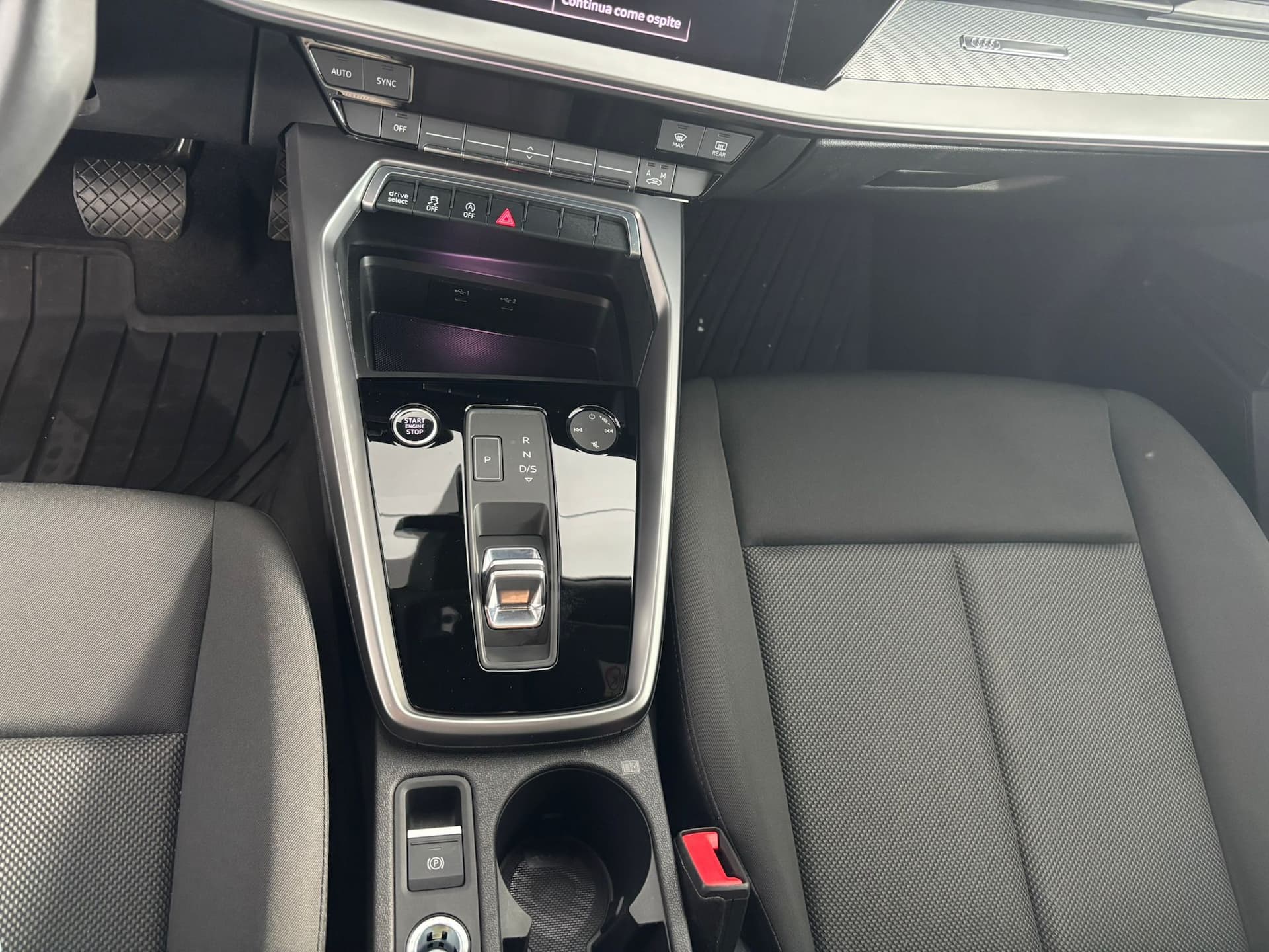 Audi A3 IV 2020 Sportback 35 2.0 tdi Business s-tronic - Miniatura 14
