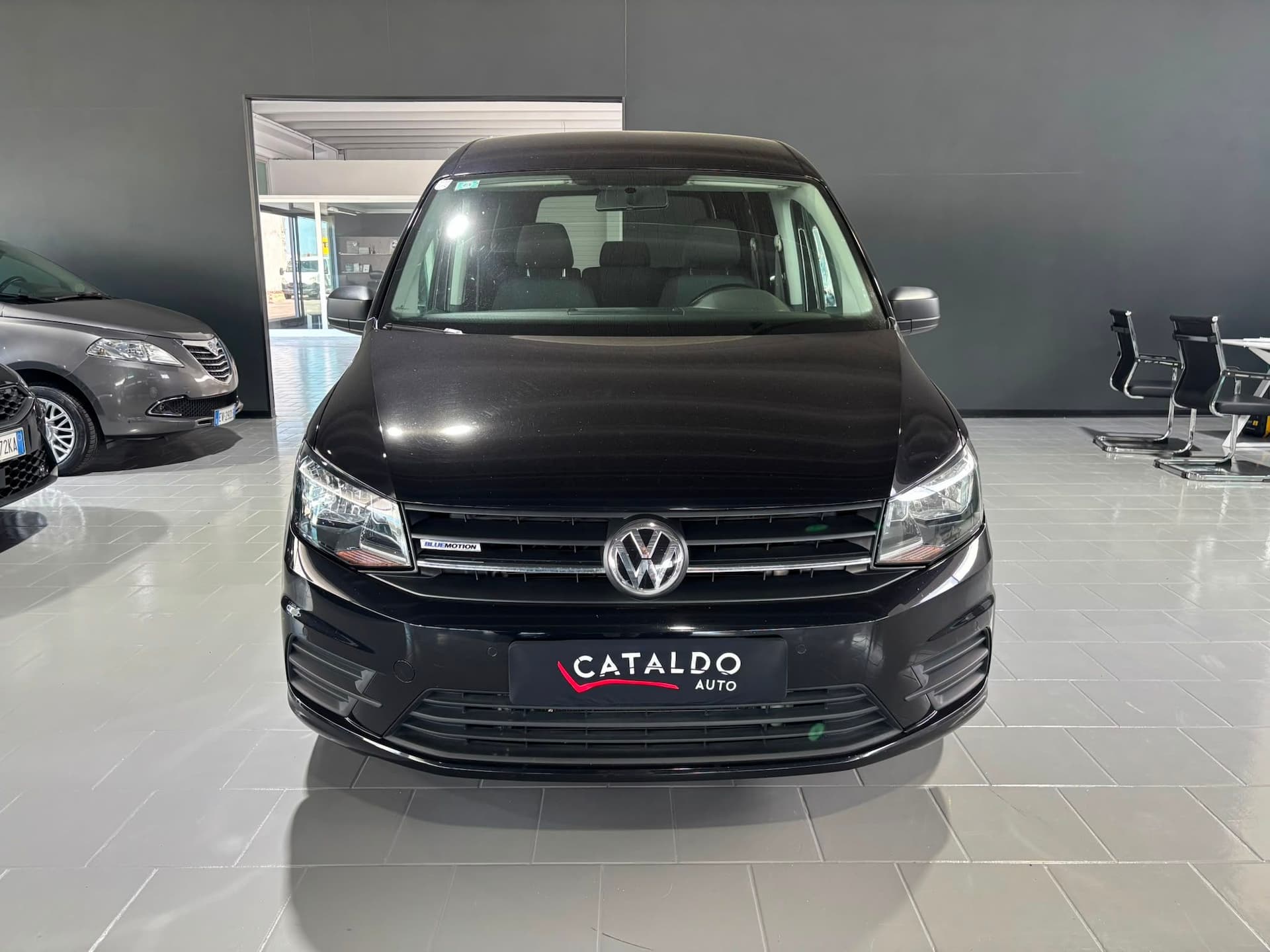VOLKSWAGWEN CADDY 1.4 CONCEPTLINE TGI  - Miniatura 8