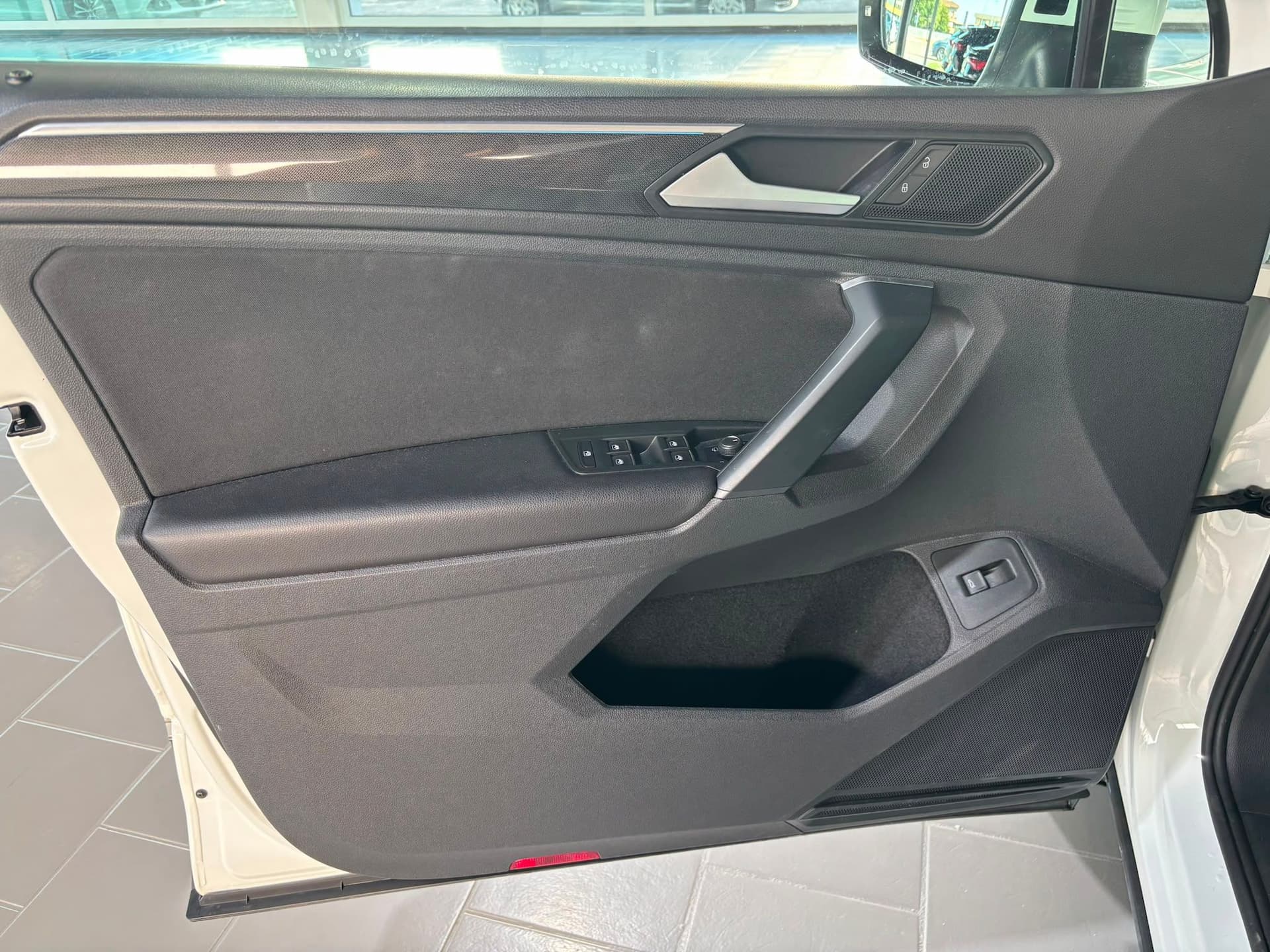 Volkswagen Tiguan II 2021 2.0 tdi Elegance 150cv dsg - Miniatura 9