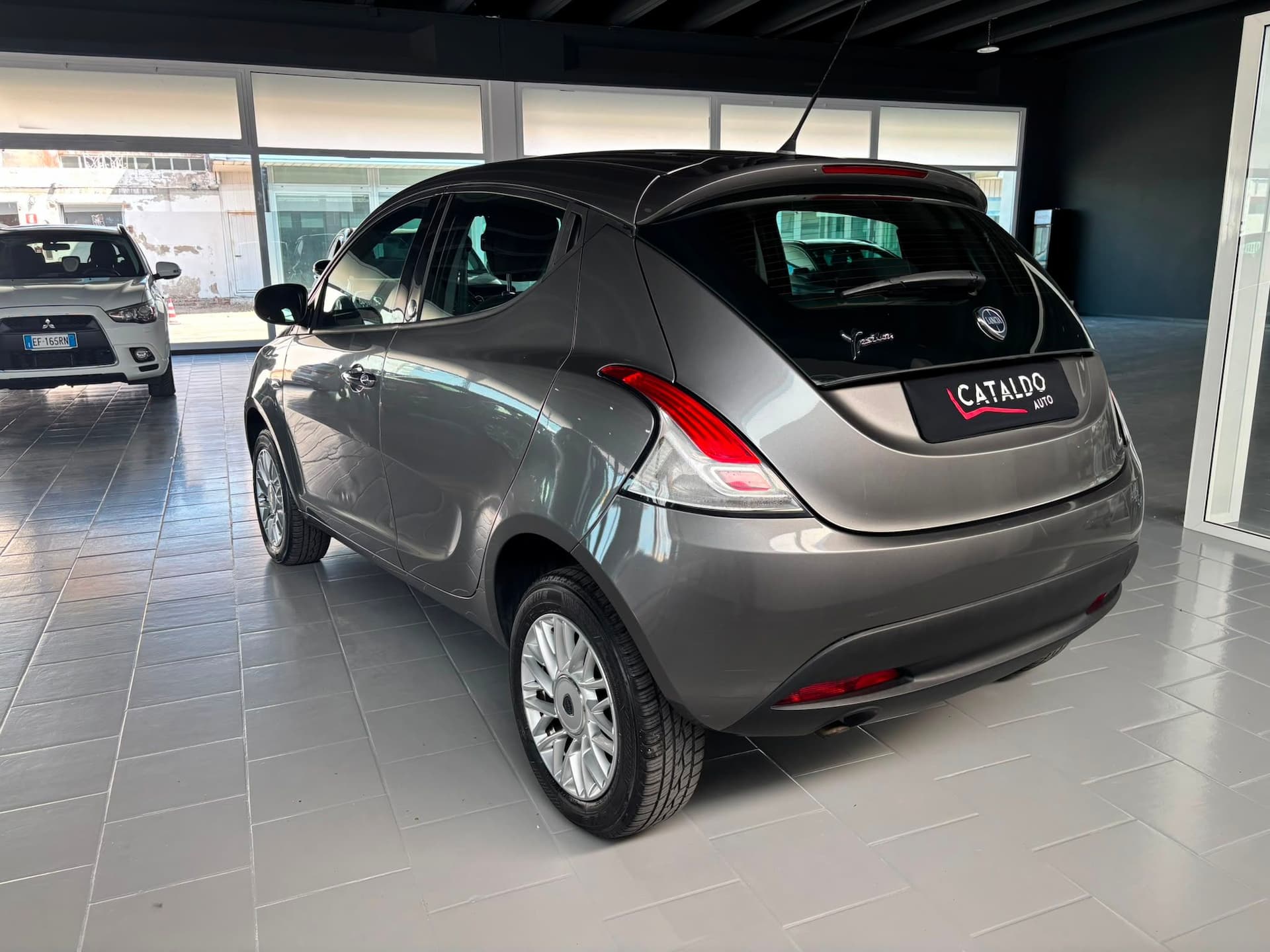 Lancia Ypsilon III 2011 0.9 t.air Gold ecochic metano 80cv  - Miniatura 3