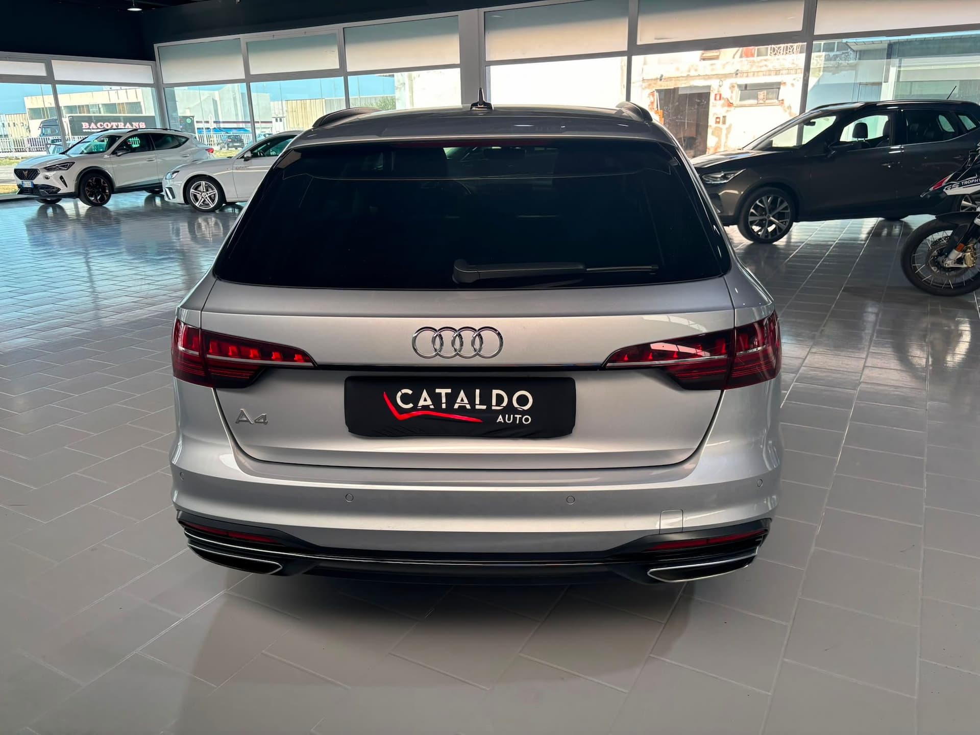 Audi A4 V 2019 Avant 35 2.0 tdi mhev Business Advanced 163cv s-tronic - Miniatura 4