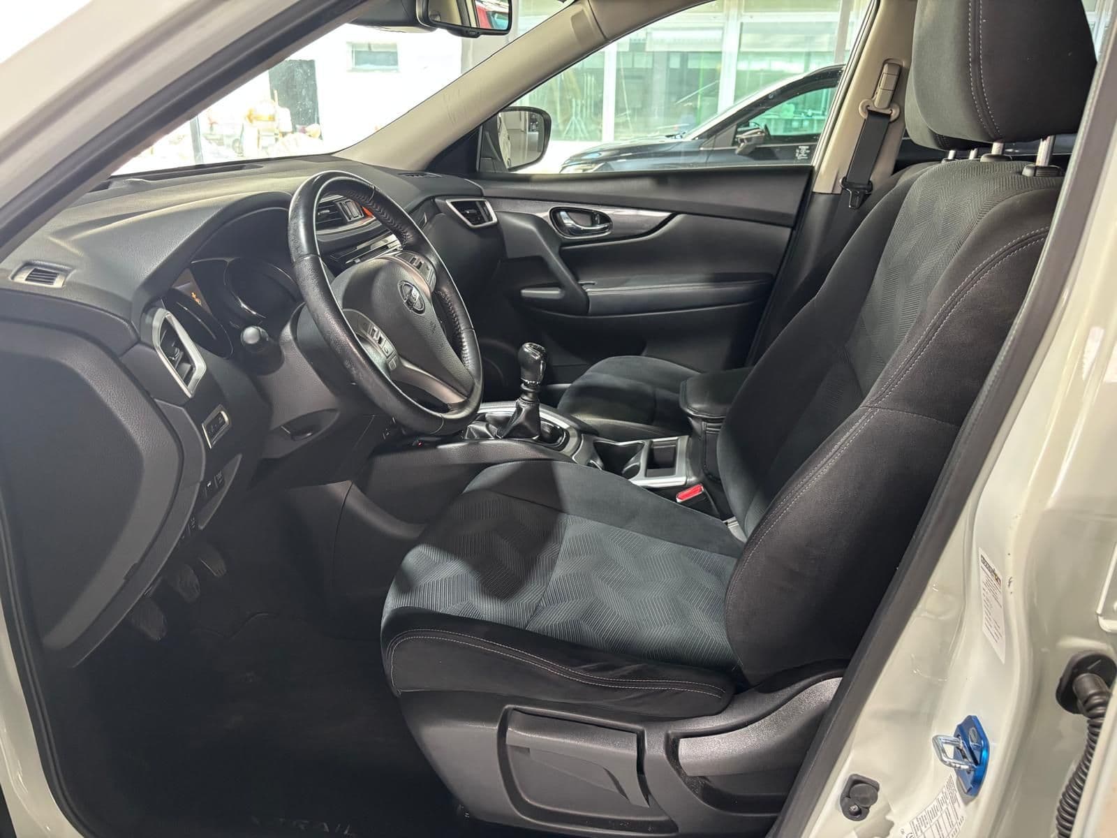 Nissan X-Trail III 2014 1.6 dci N-Vision 2wd - Miniatura 11