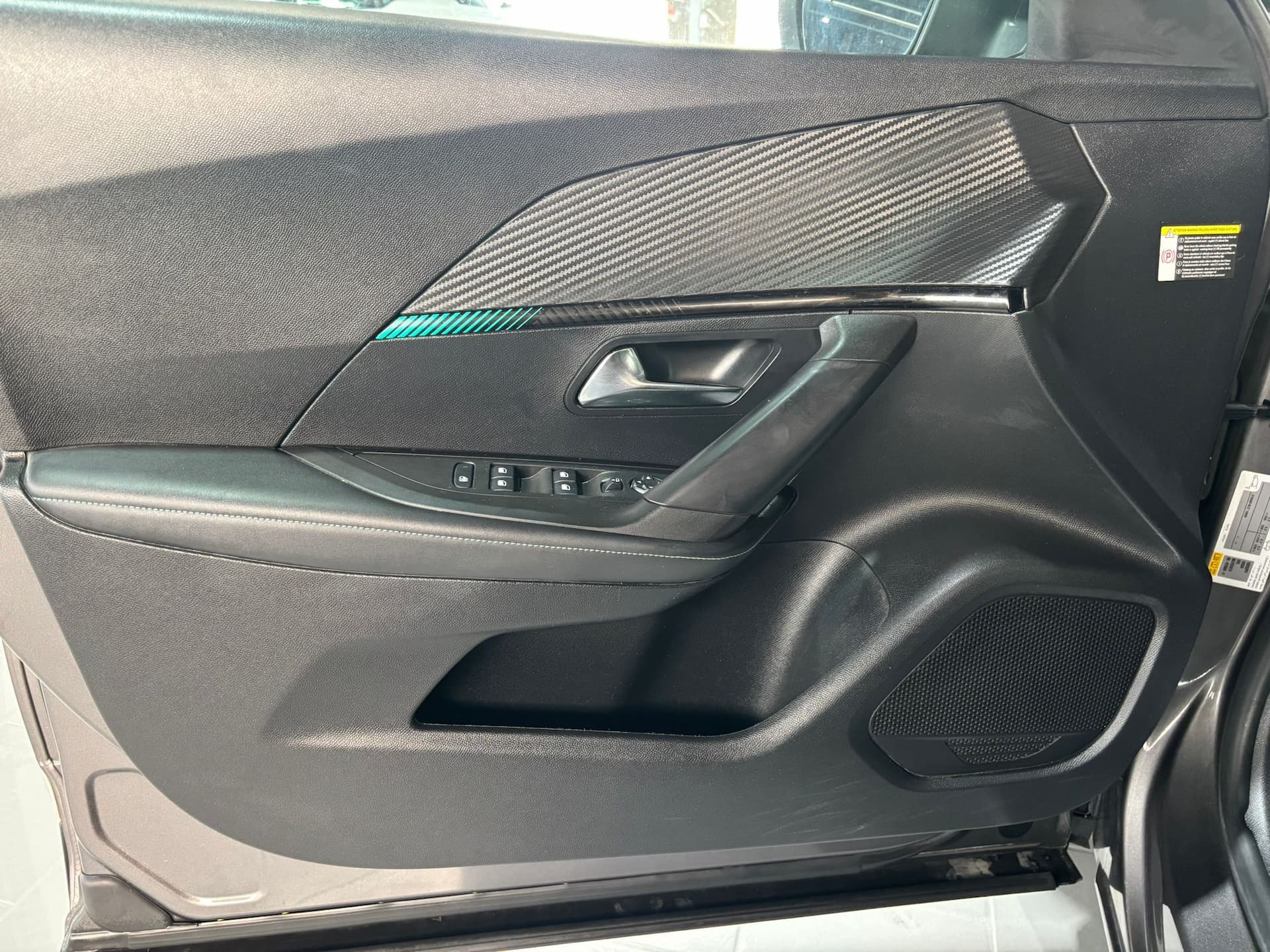 Peugeot 2008 II 2020 1.2 puretech Allure Pack  - Miniatura 9