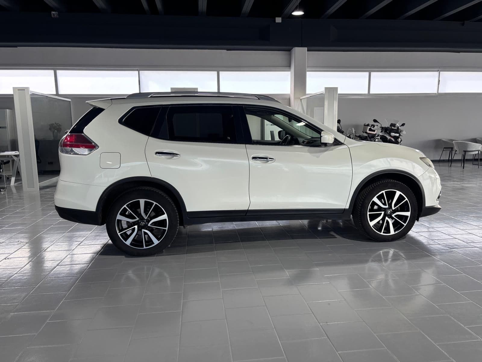 Nissan X-Trail III 2014 1.6 dci N-Vision 2wd - Miniatura 6