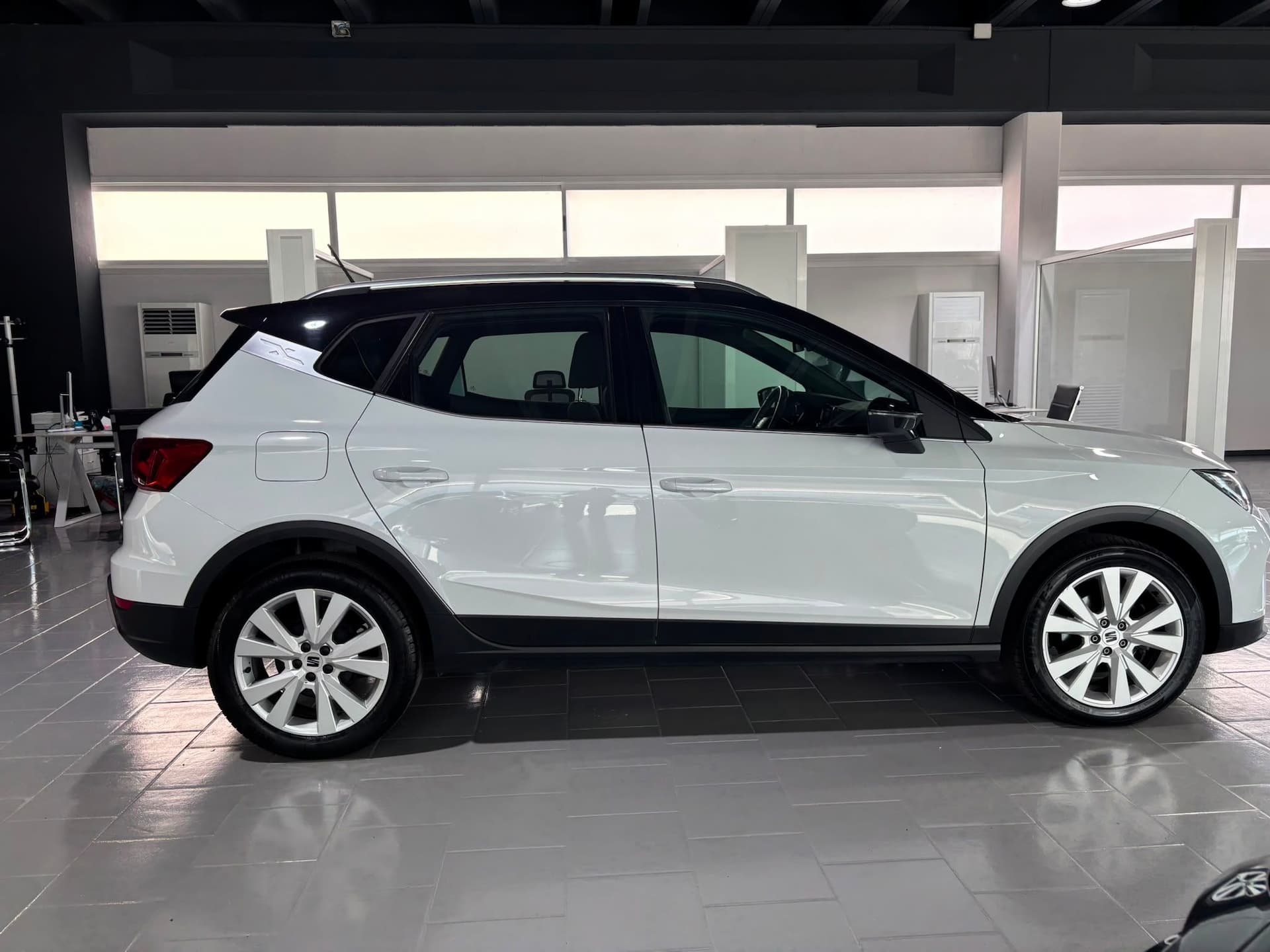 SEAT Arona 2022 1.0 ecotsi Xperience 95cv - Miniatura 6