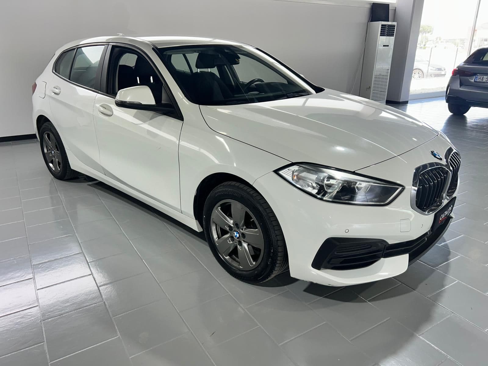 BMW 116 Serie 1 F40 116d Business Advantage semiautomatico - Miniatura 5