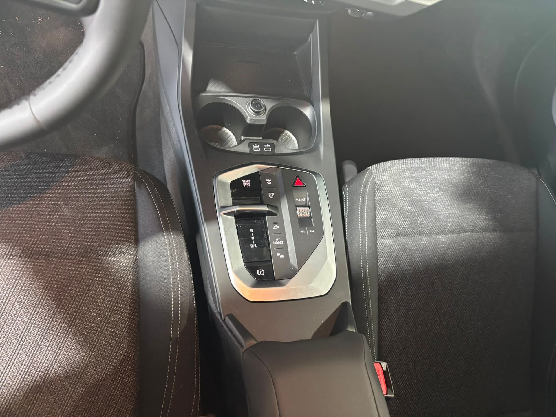 BMW 118 Serie 1 F70 118d MSport Design auto - Miniatura 16