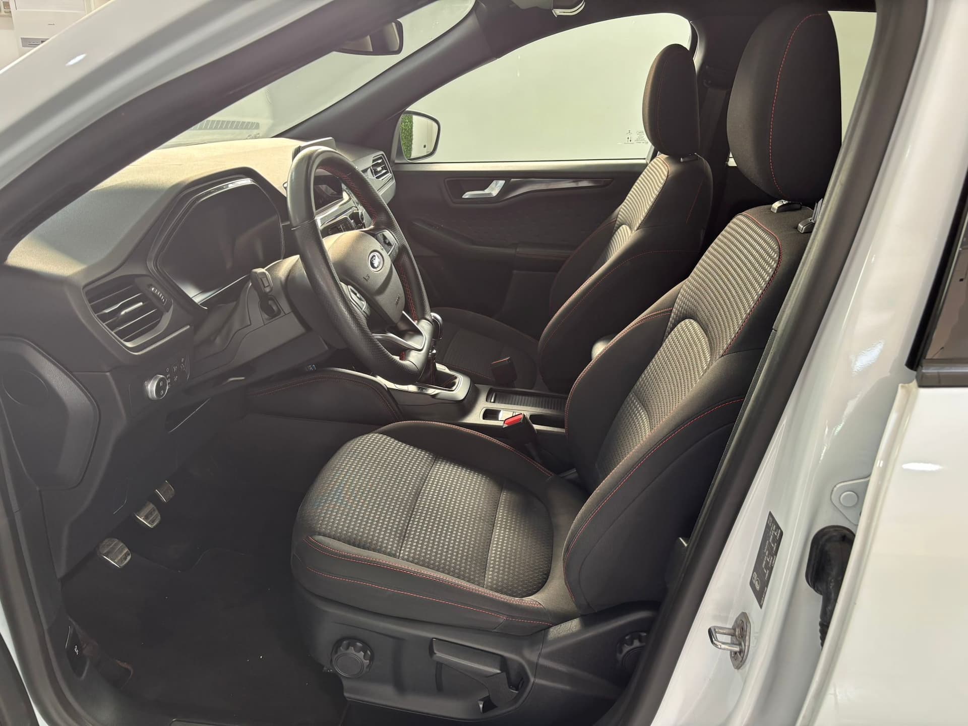 Ford Kuga III 2020 1.5 ecoblue ST-Line 2wd 120cv - Miniatura 10