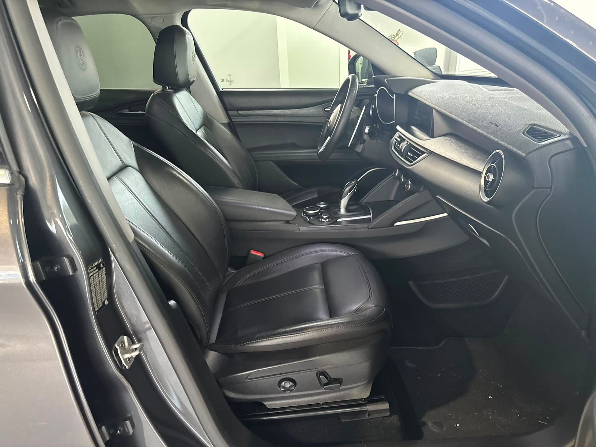 Alfa Romeo Stelvio 2.2 t Executive Q4 210cv auto my19 - Miniatura 16