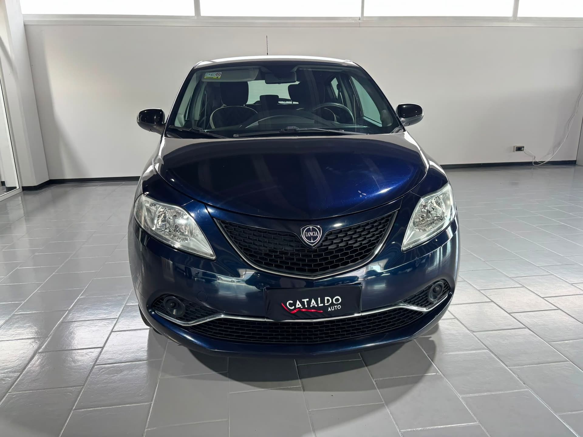 Lancia Ypsilon III 2015 1.2 Silver ecochic Gpl 69cv - Miniatura 8