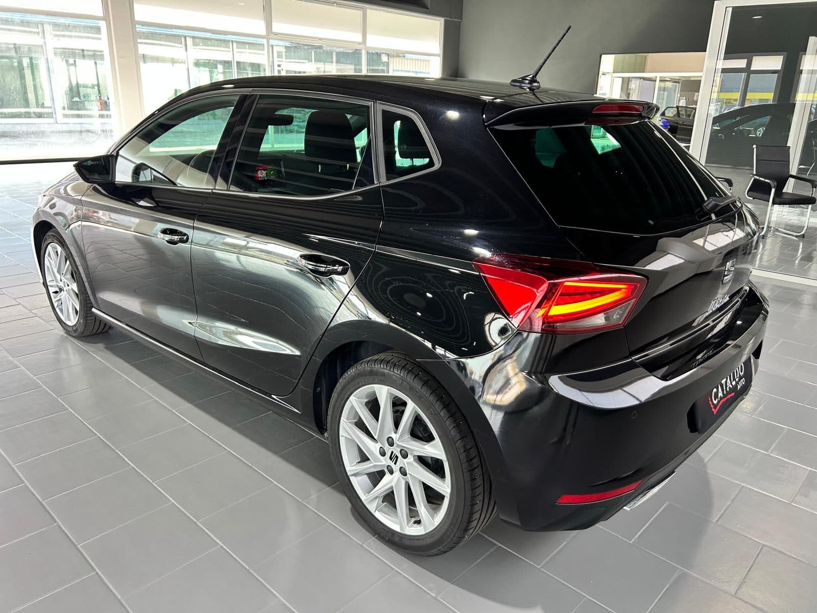 SEAT Ibiza V 2017 1.0 ecotsi FR 95cv - Miniatura 2