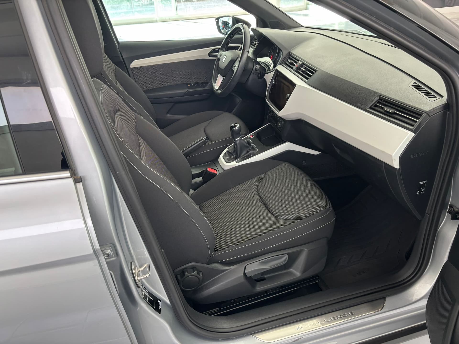 SEAT Arona 2017 1.0 ecotsi Xcellence 95cv my18 - Miniatura 16