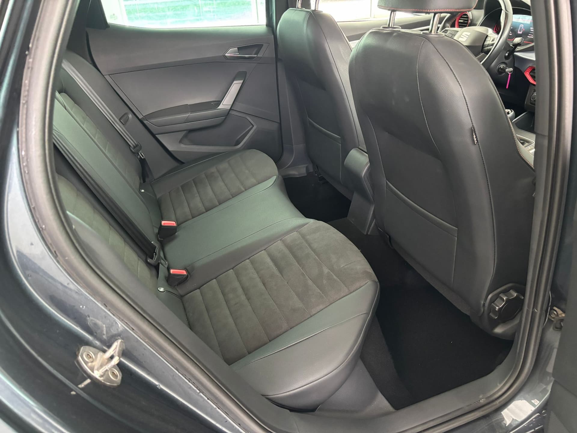 SEAT Arona 2022 1.0 ecotsi FR 110cv - Miniatura 18