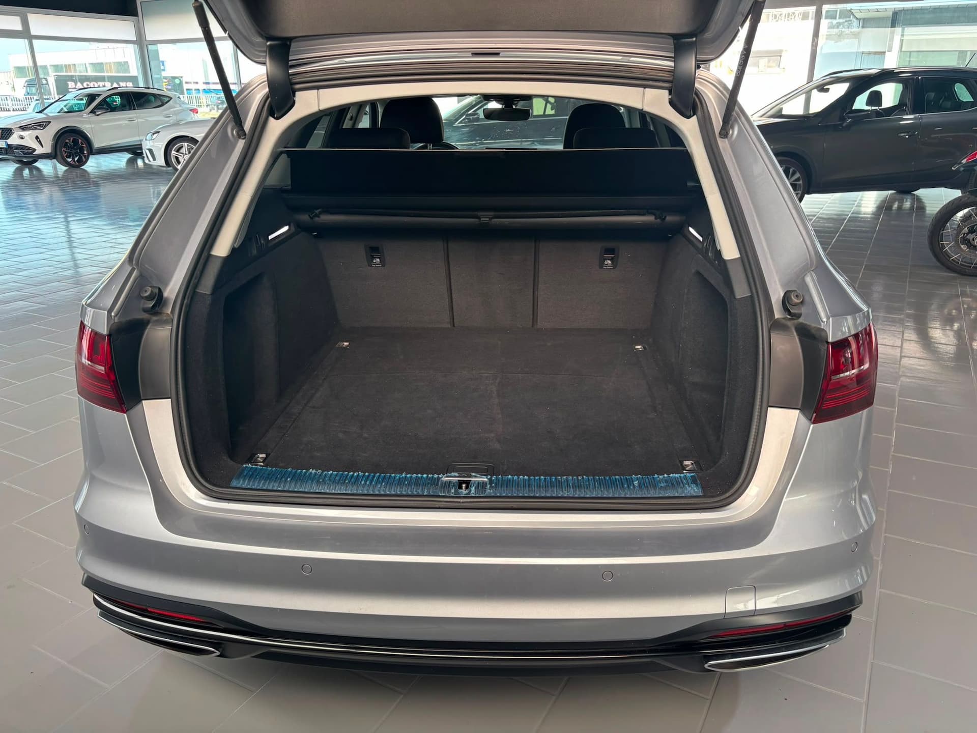 Audi A4 V 2019 Avant 35 2.0 tdi mhev Business Advanced 163cv s-tronic - Miniatura 20