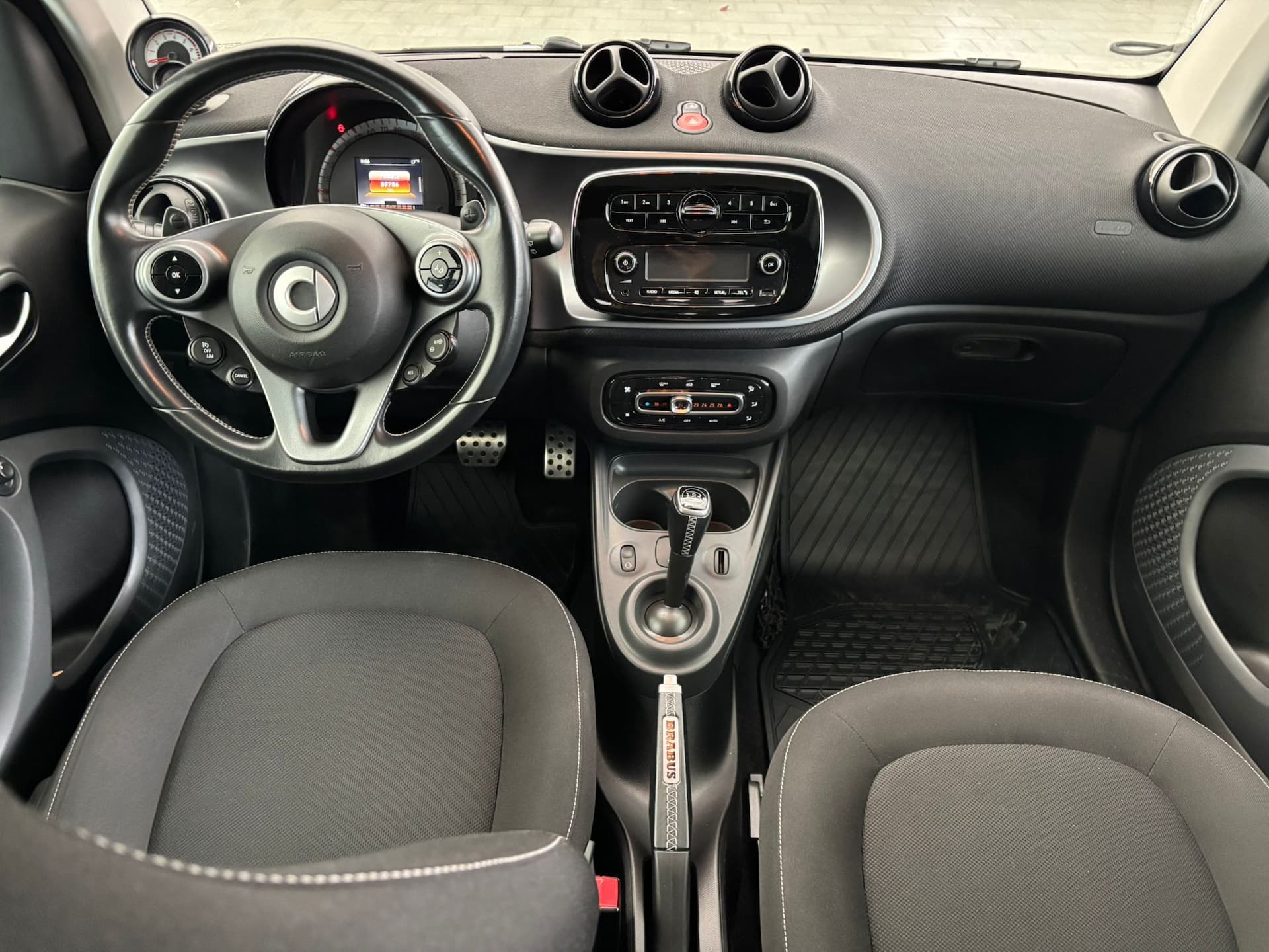 smart Fortwo III 2015 0.9 t Passion 90cv twinamic - Miniatura 12