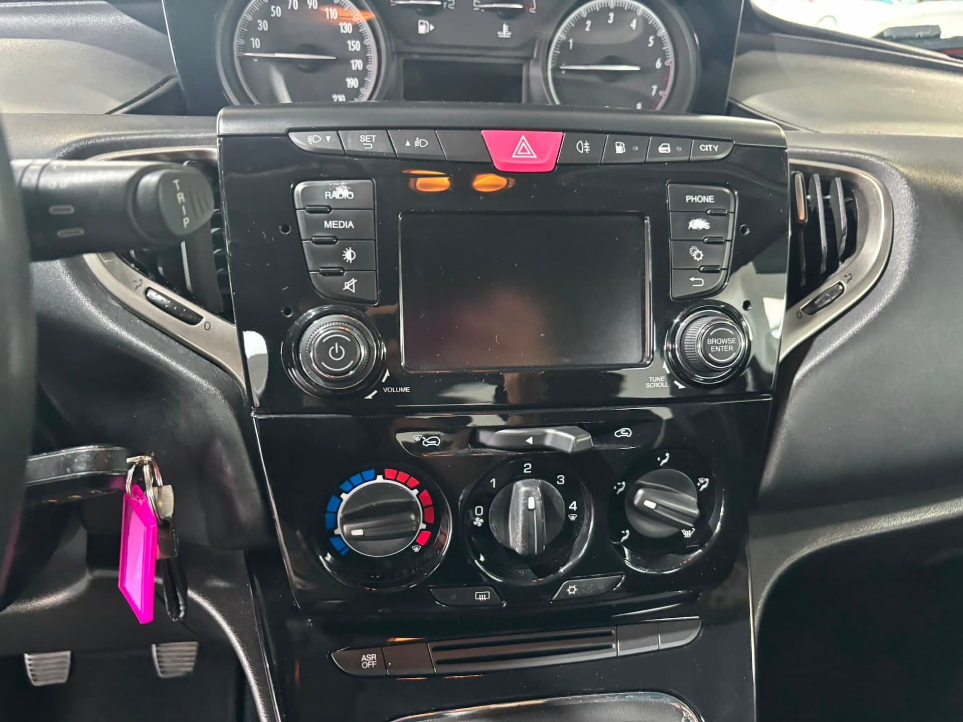 Lancia Ypsilon III 2015 1.2 Silver ecochic Gpl 69cv - Miniatura 14
