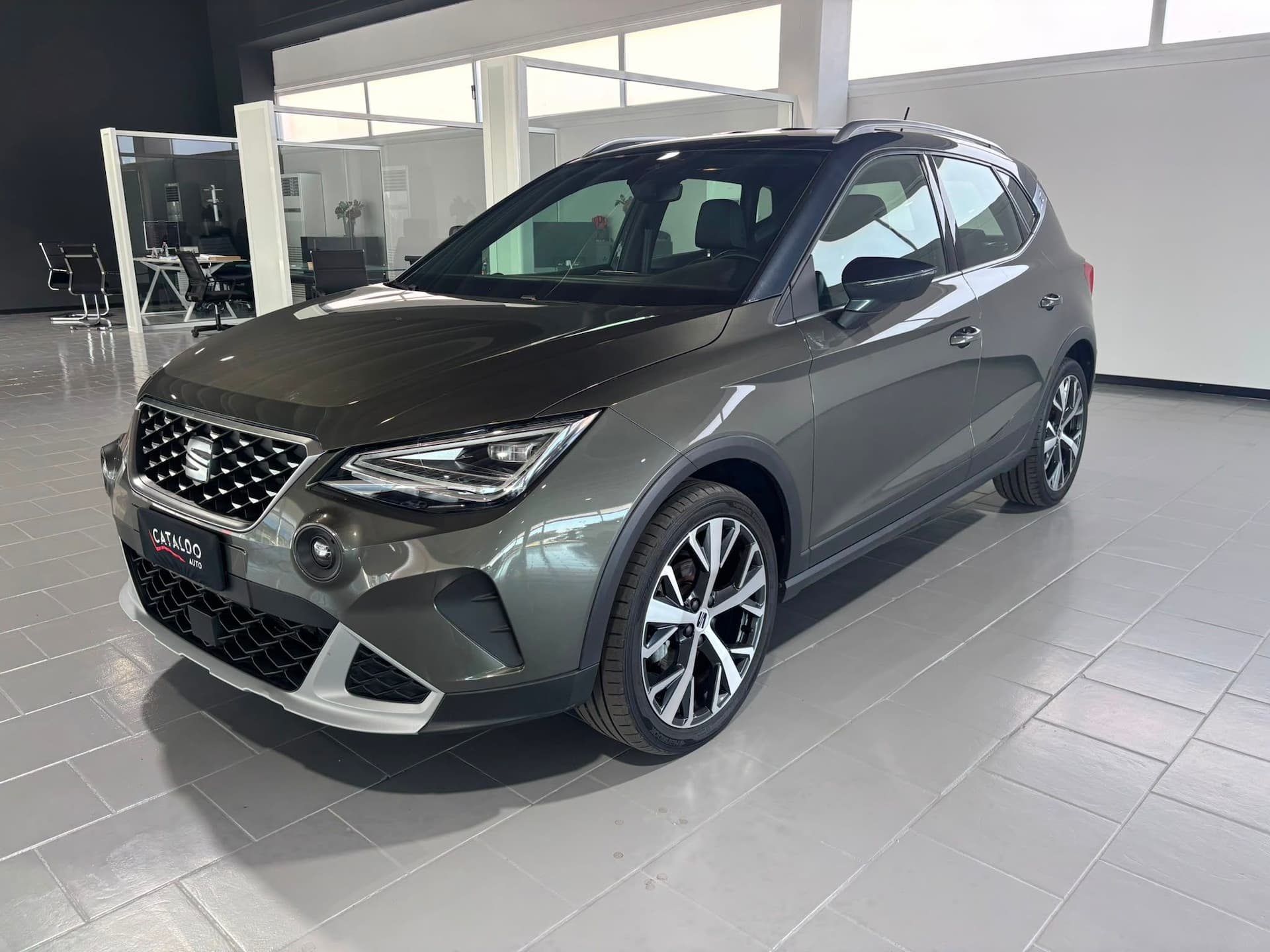 SEAT Arona 2022 1.0 ecotsi Xperience 110cv dsg - Miniatura 1
