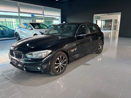BMW 116 Serie 1 F/20-21 2015 116d eff.dynamics Urban 5p - 2016