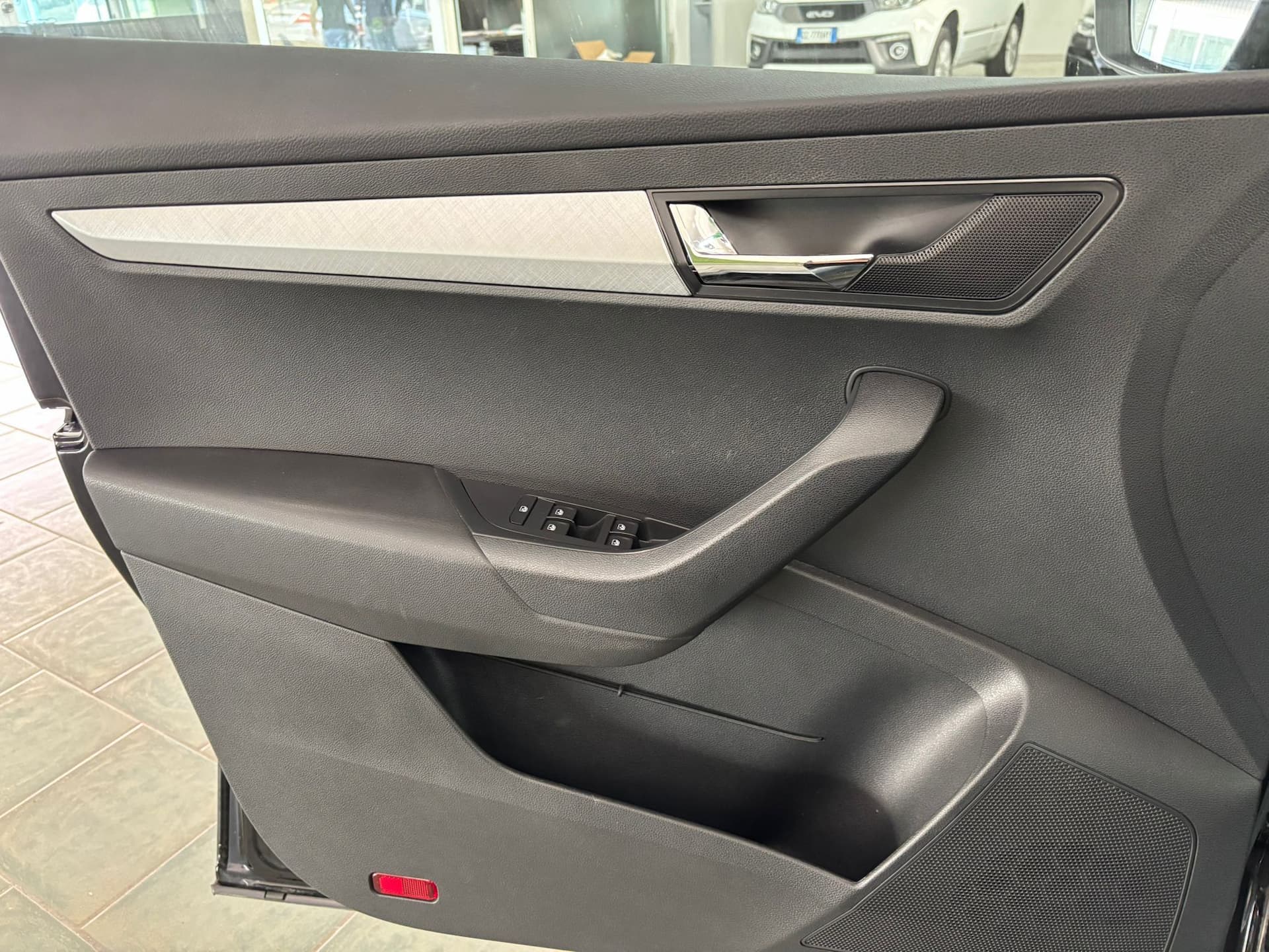 Skoda Karoq 2.0 tdi evo Executive 115cv dsg - Image 9
