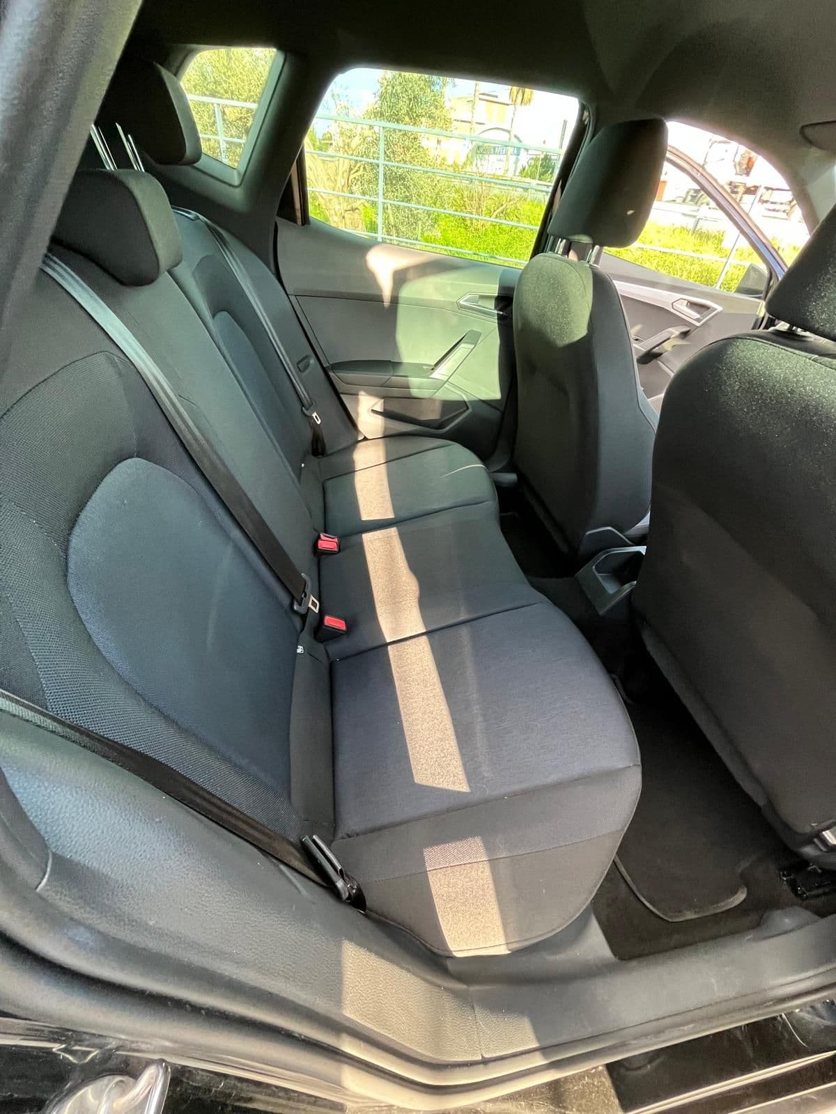 SEAT Arona 2022 1.0 ecotsi FR 95cv - Image 17