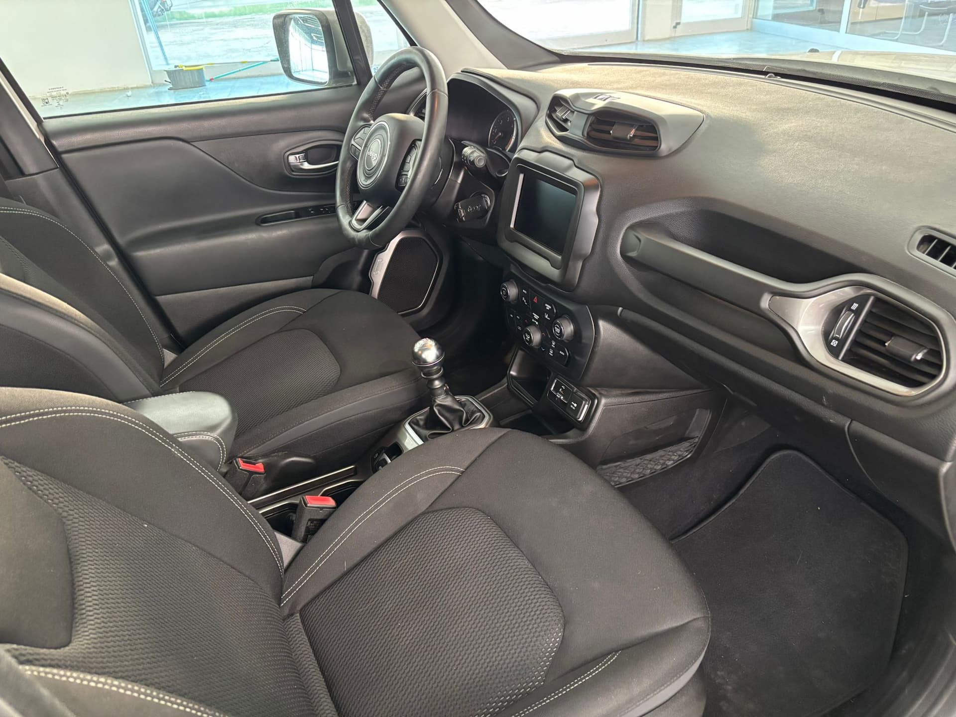 Jeep Renegade 2019 1.6 mjt Limited 2wd 130cv - Image 18