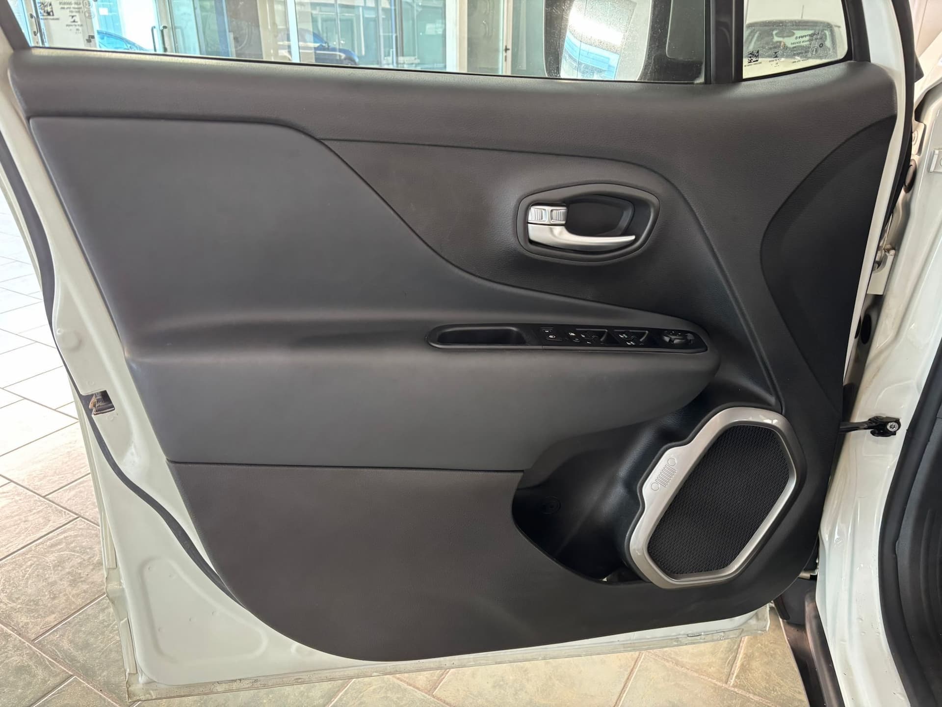 Jeep Renegade 2019 1.6 mjt Limited 2wd 130cv - Image 9