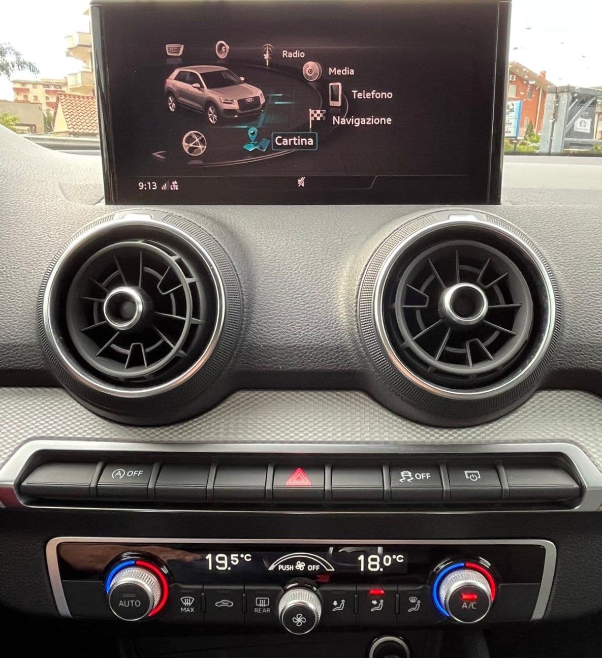 Audi Q2 I 2021 30 2.0 tdi Business - Image 10