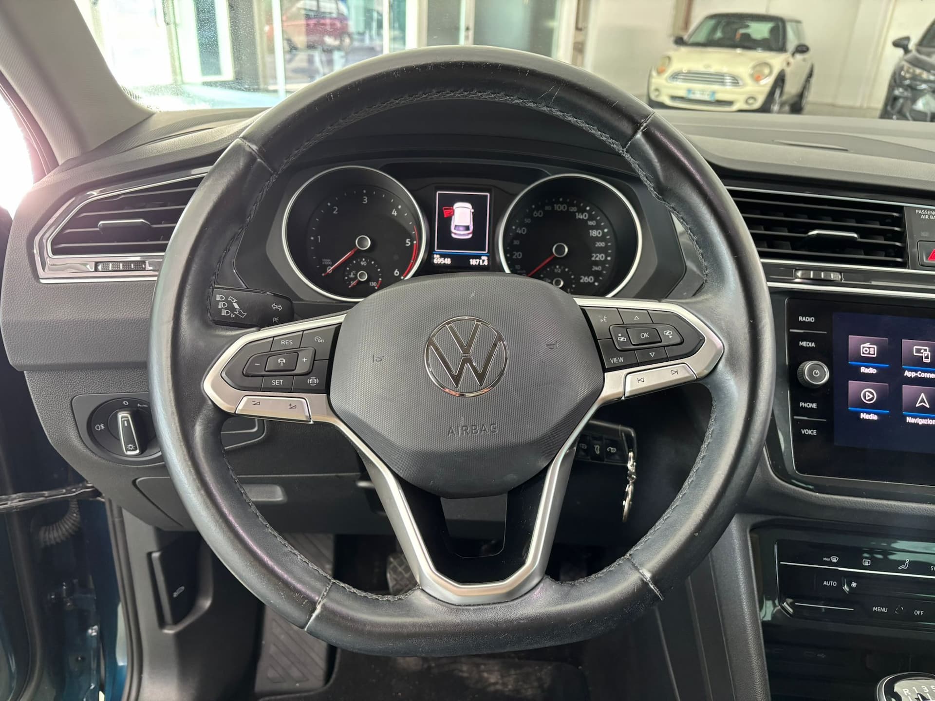 Volkswagen Tiguan II 2021 2.0 tdi Life 122cv - Image 12