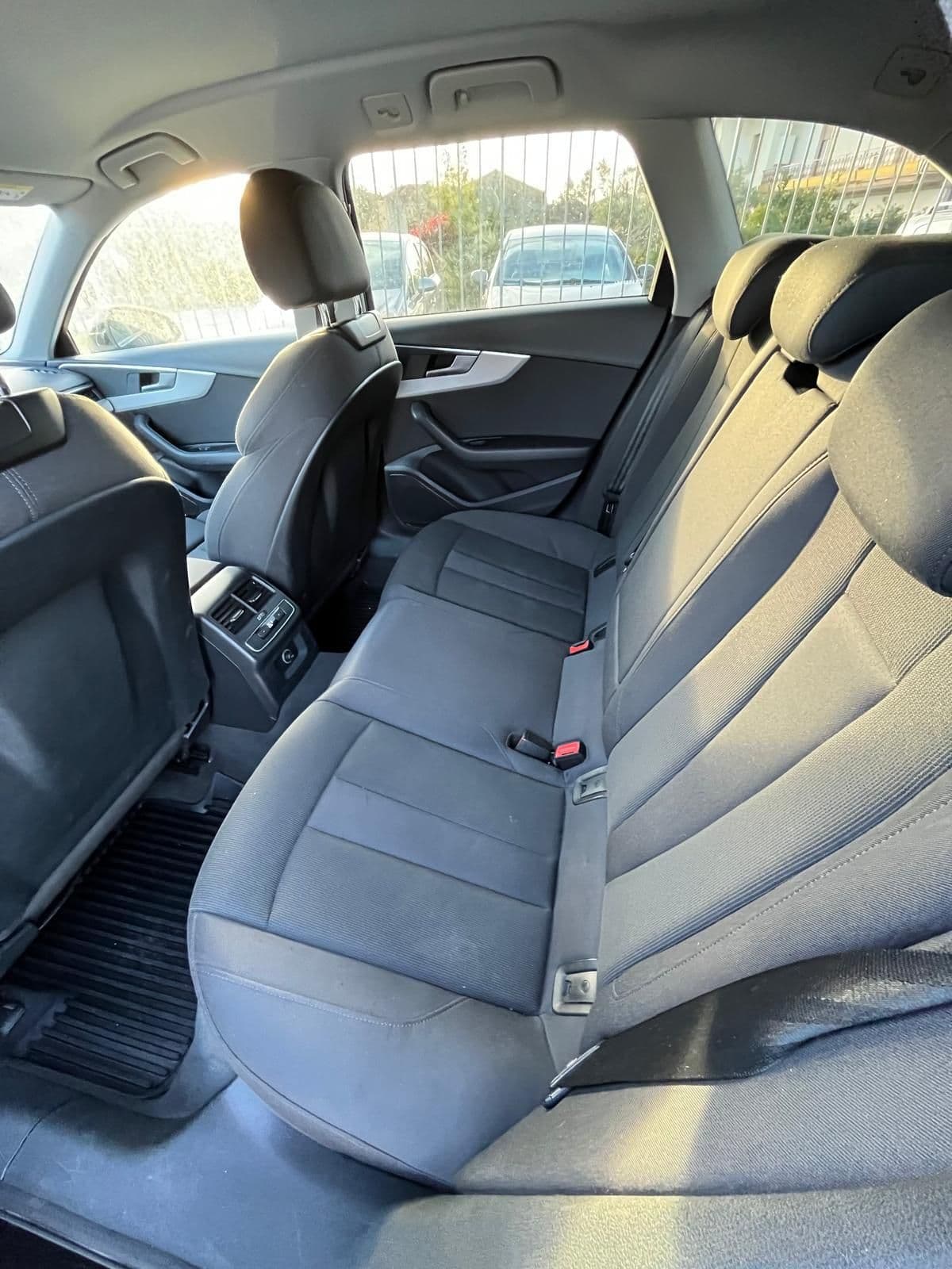Audi A4 Avant 40 2.0 g-tron Business Sport 170cv s-tronic - Image 13