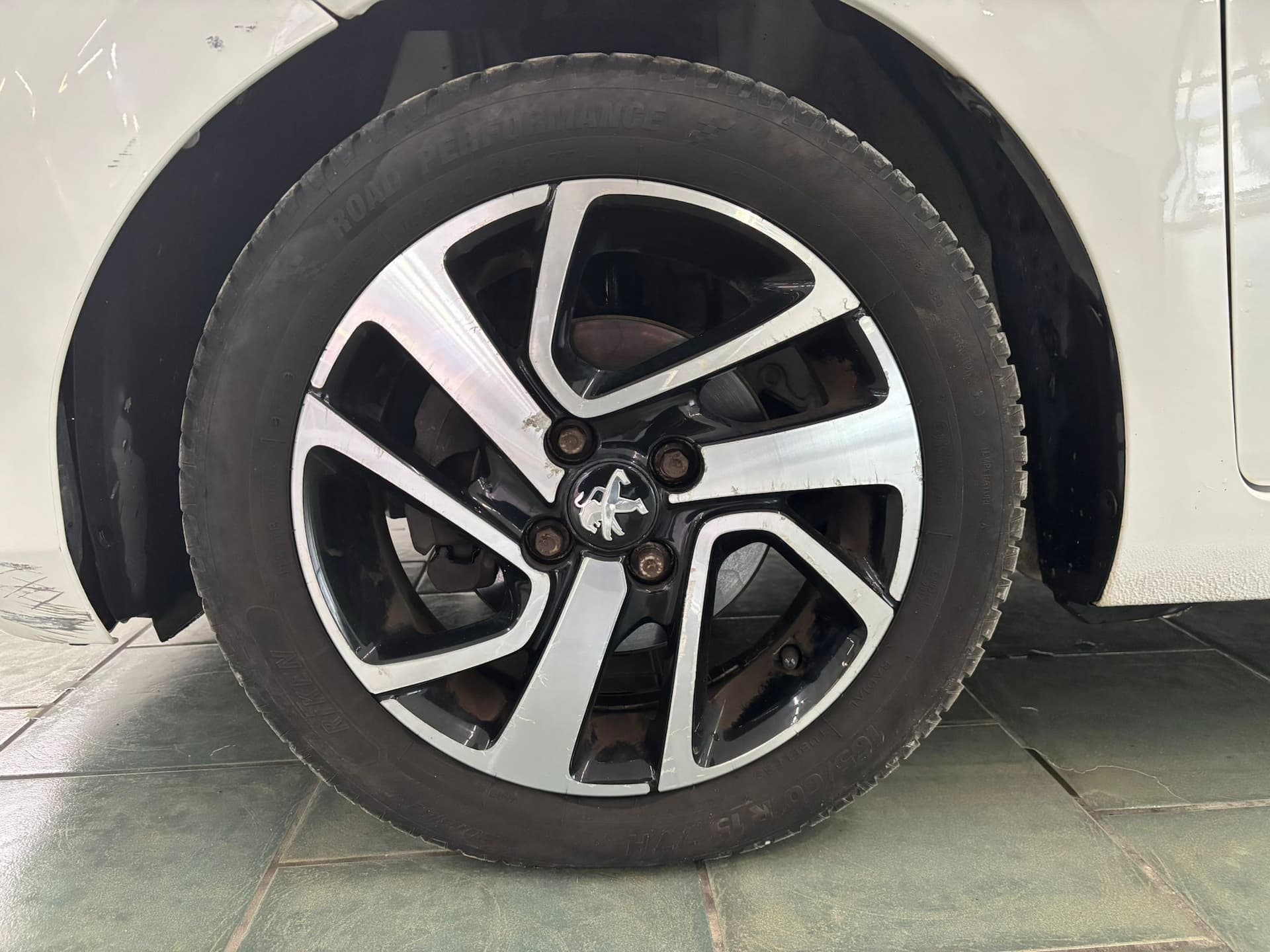 Peugeot 108 5p 1.2 vti 12v Allure - Image 23