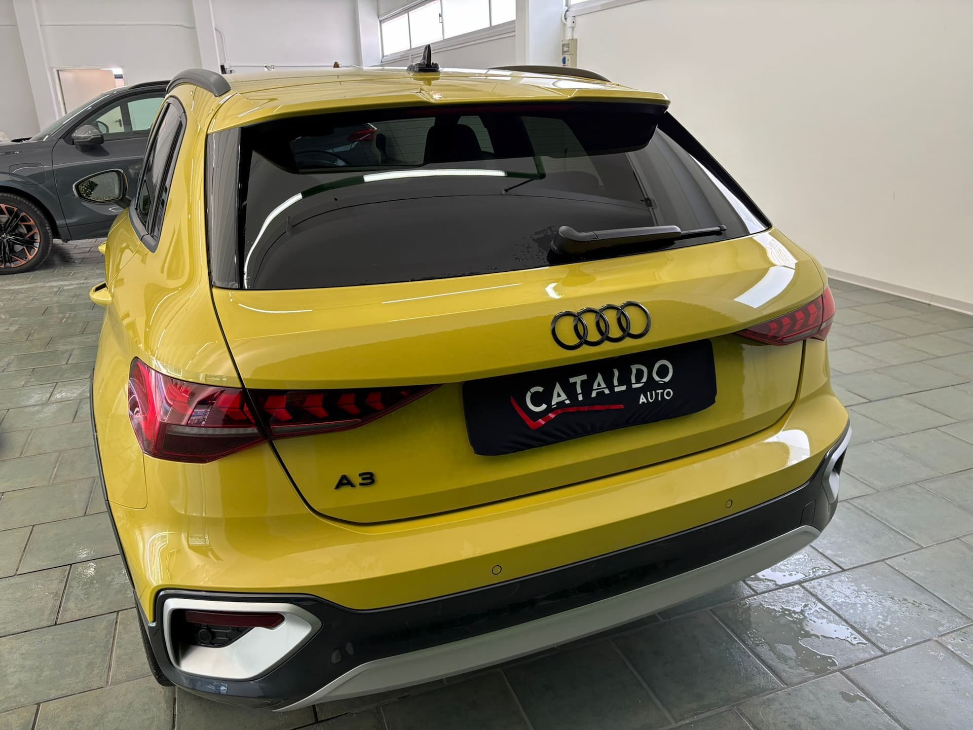 Audi A3 allstreet 35 TFSI S tronic Identity Contrast - Image 4