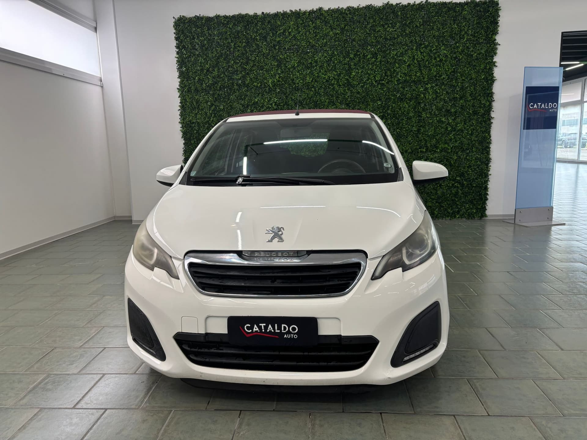 Peugeot 108 5p 1.2 vti 12v Allure - Image 8