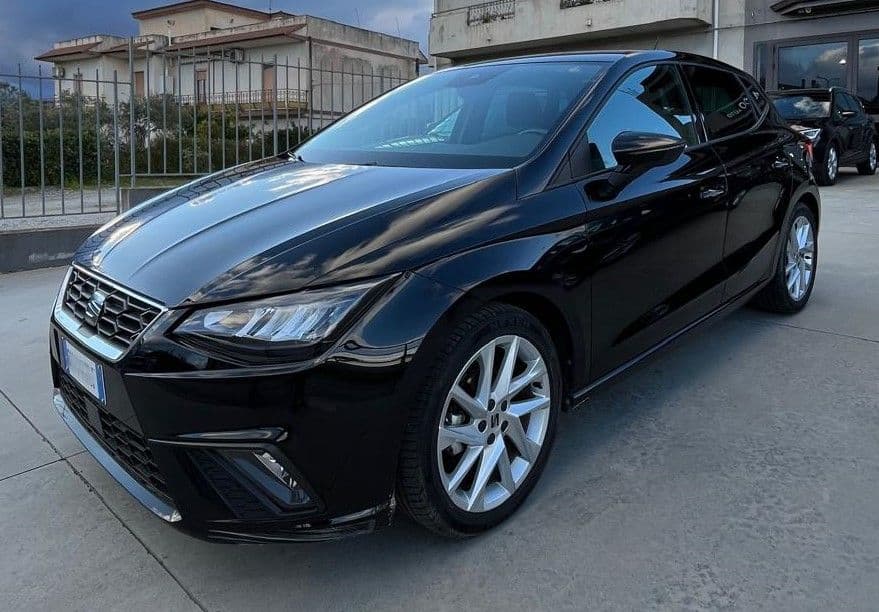 Seat Ibiza 1.0 EcoTSI 95 CV 5 porte FR - Image 1