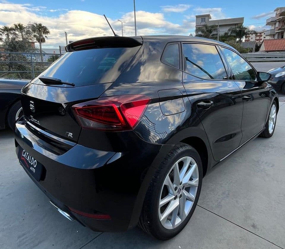 Seat Ibiza 1.0 EcoTSI 95 CV 5 porte FR - Image 4