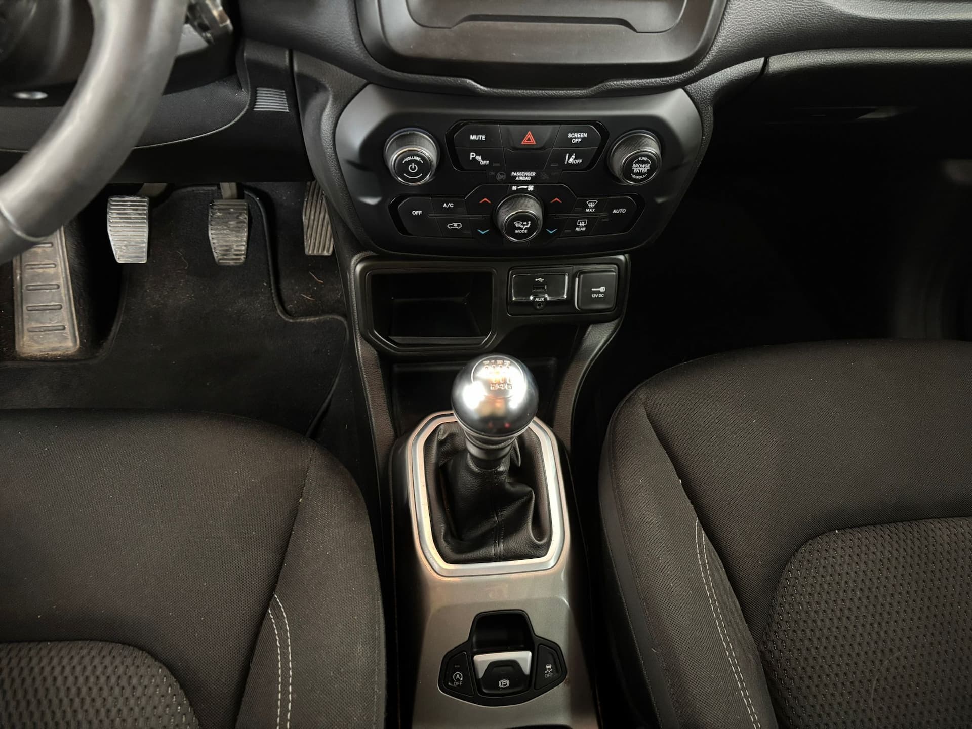 Jeep Renegade 2019 1.6 mjt Limited 2wd 130cv - Image 16