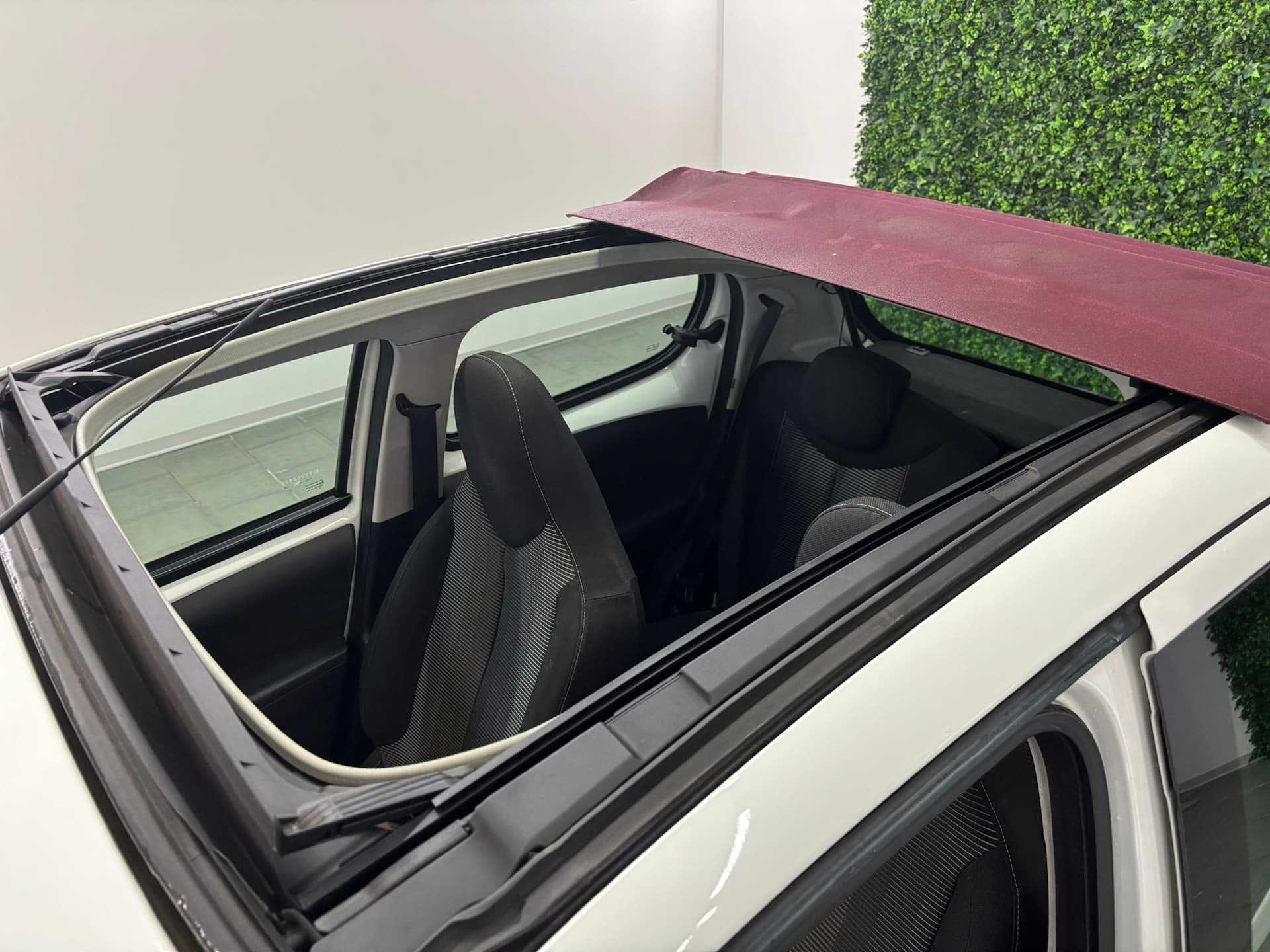 Peugeot 108 5p 1.2 vti 12v Allure - Image 10