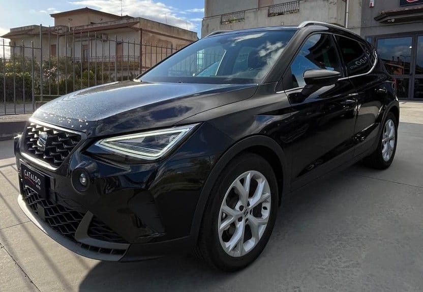 SEAT Arona 2022 1.0 ecotsi FR 95cv - Image 1