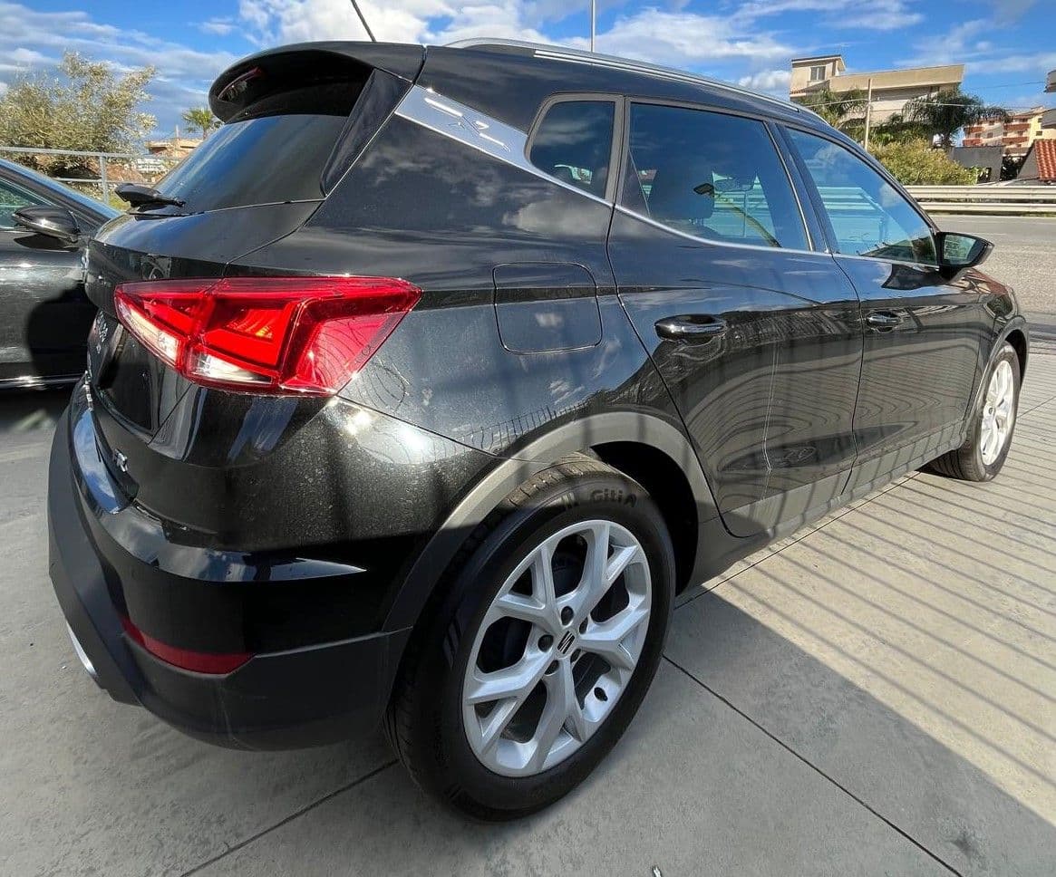 SEAT Arona 2022 1.0 ecotsi FR 95cv - Image 4